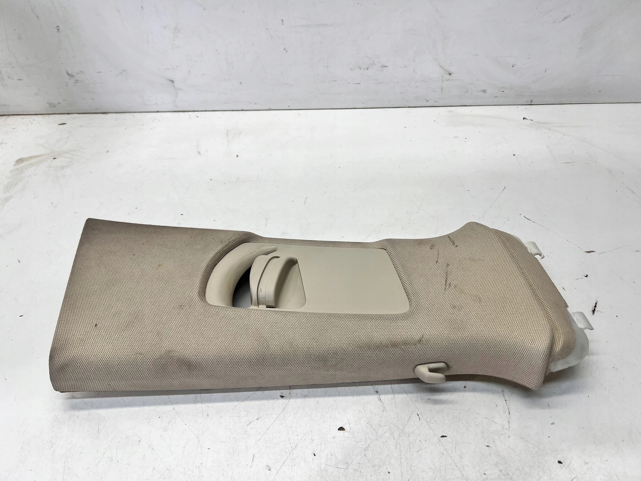 cover SLUPKA B right AUDI Q5 8R0867244F without