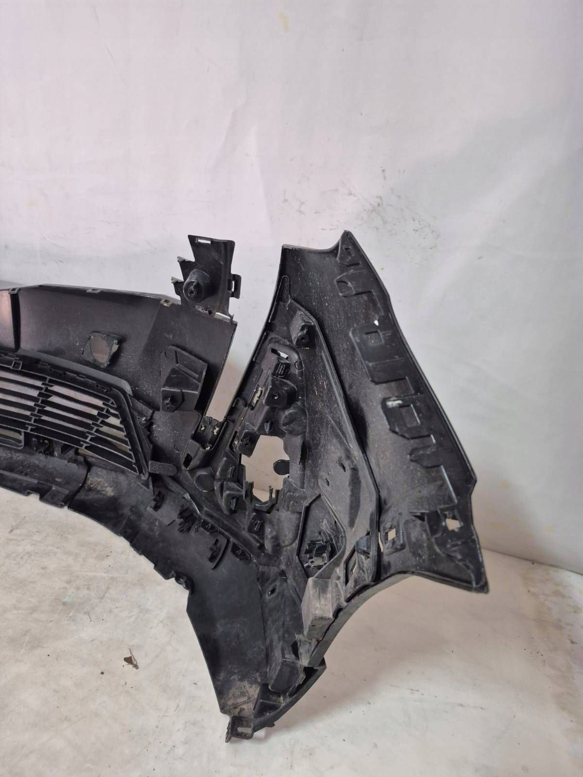 PEUGEOT 3008 II LIFT 20- bumper front front PDC