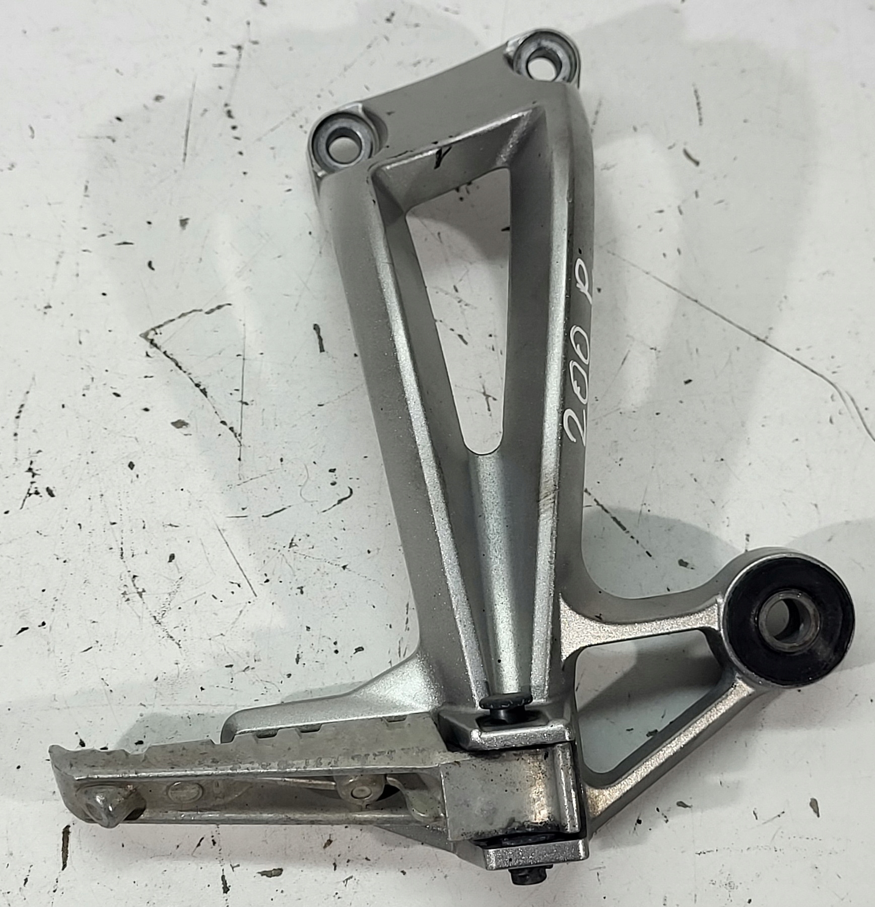 Встановити задній правий підніжка Yamaha Fz1 Fazer 2010r