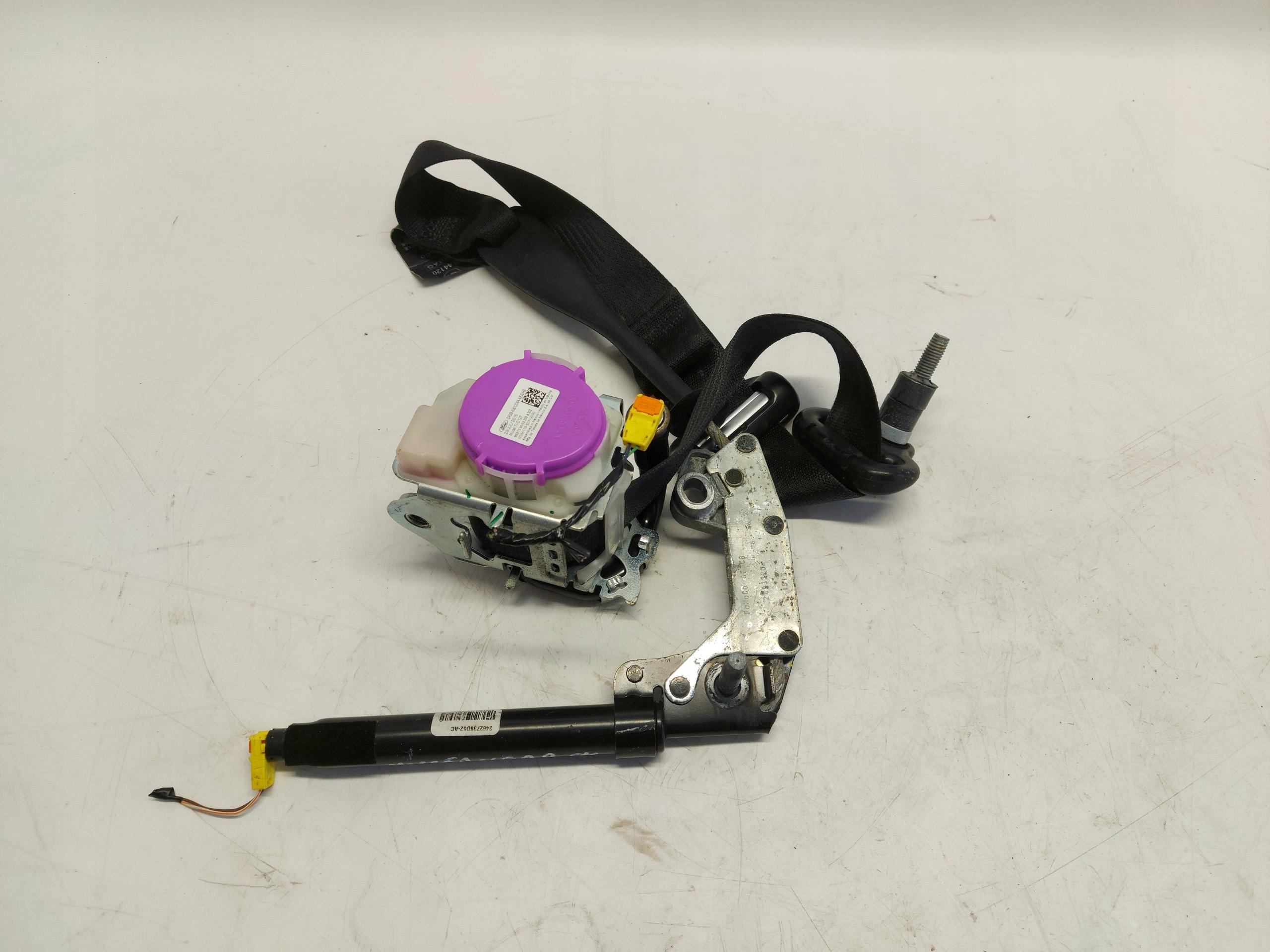 FORD MUSTANG VI Gurten Sicherheits dociag vorne rechts Spanner