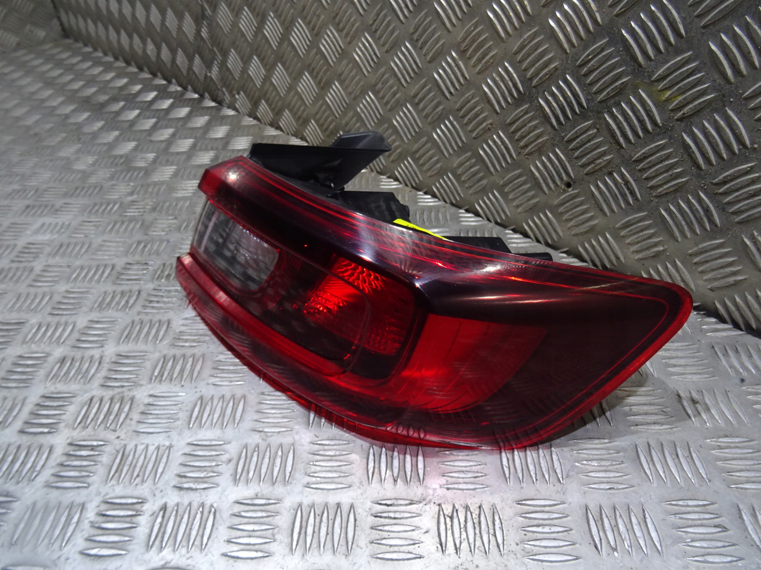 RENAULT ARKANA RS-LINE PRAWA TYLNA LAMPA IDEALNA Producent części Renault OE