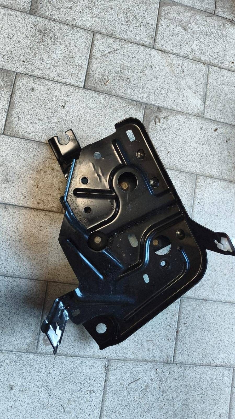halter batterie wspormik halter Renault Twingo e-tech 244465949R