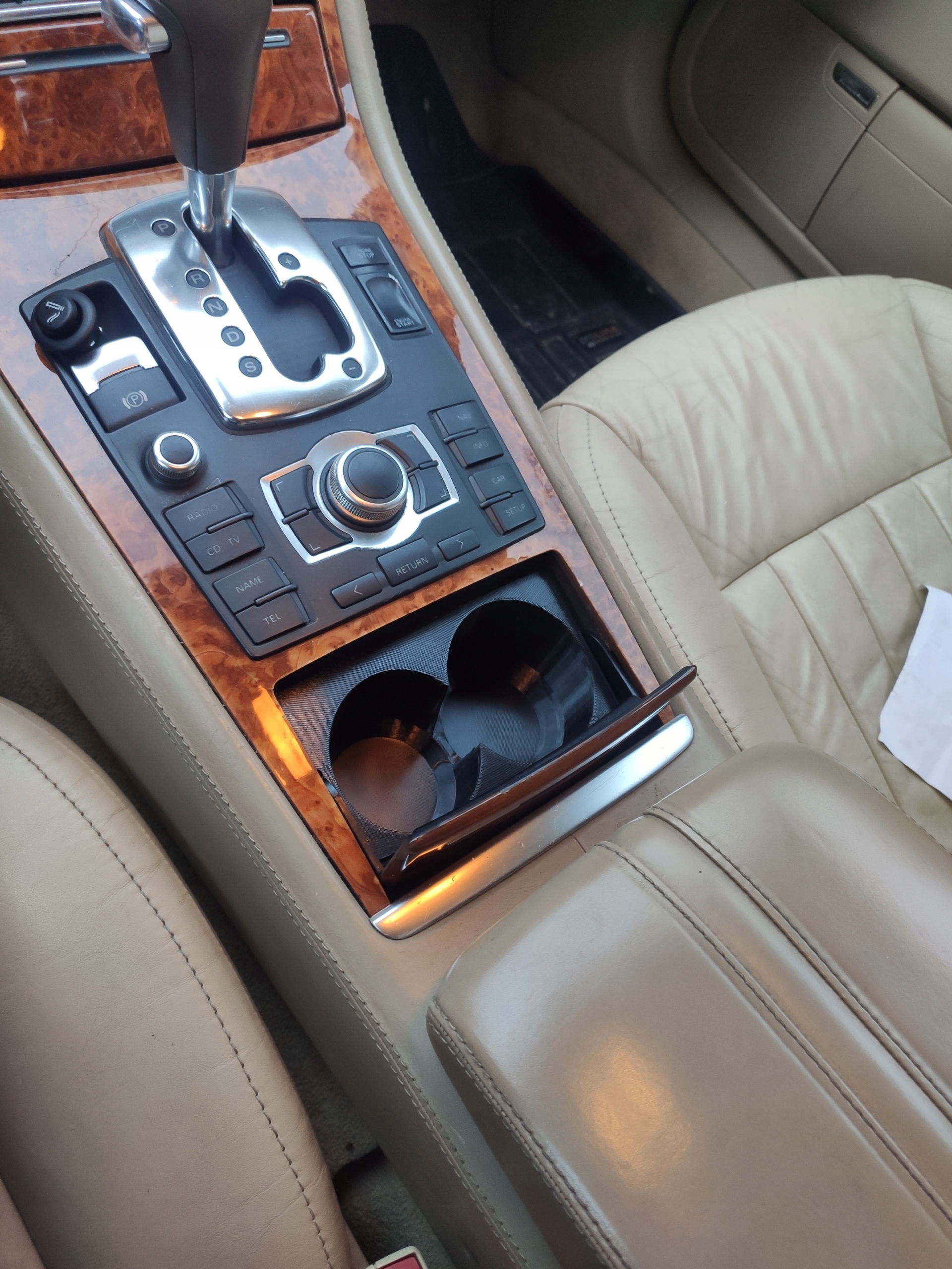 Audi A8 S8 D3 Cupholder Uchwyt na kubek Cup Holder Producent części Inny