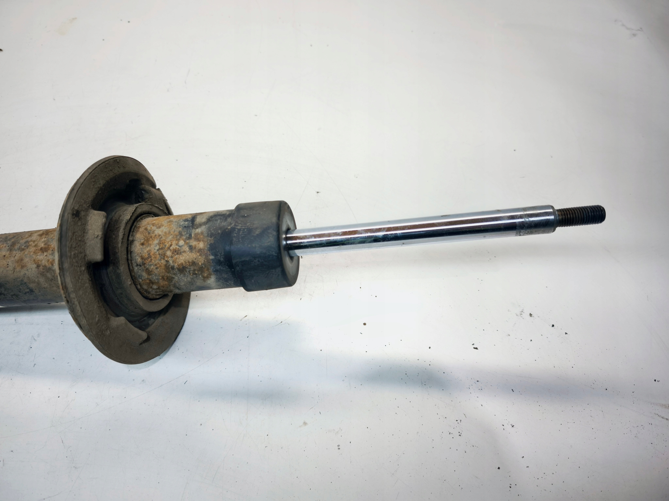 Stoßdämpfer links oder rechts vorne AUDI A4 B8 A5 8T 8K0413031BC 8K0031BC