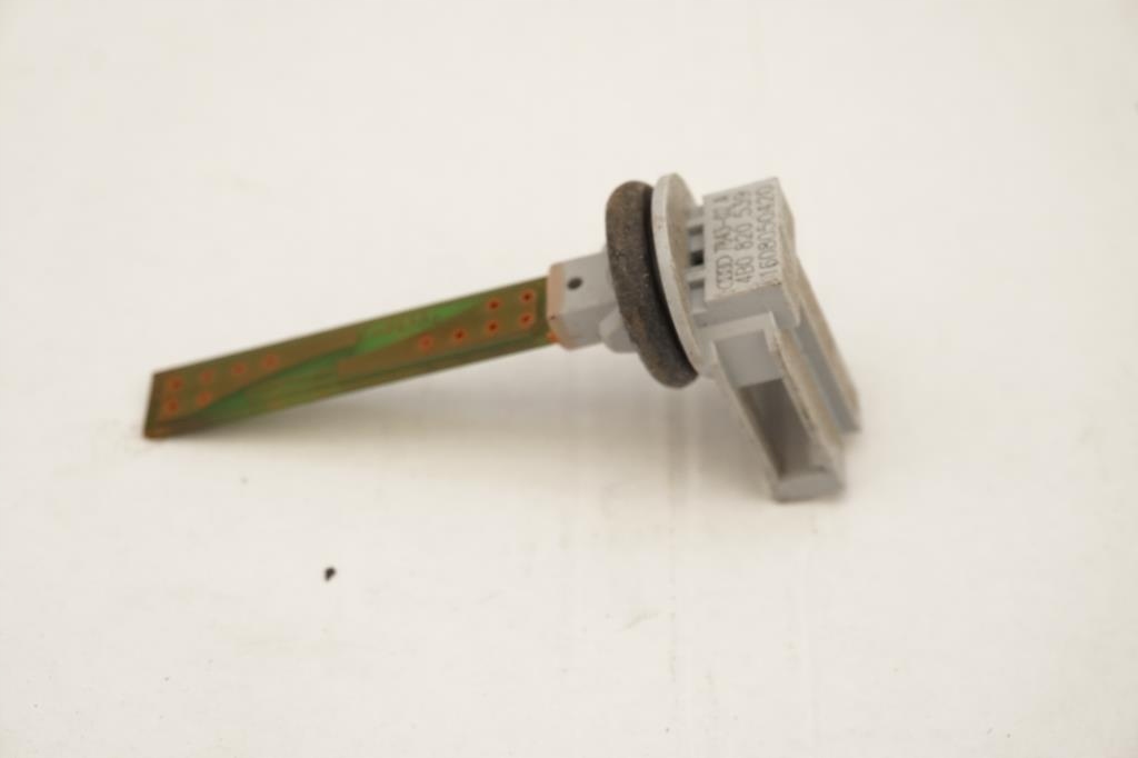 CZUJNIK TEMPERATURY VW GOLF V PLUS 4B0820539 Producent części Volkswagen OE