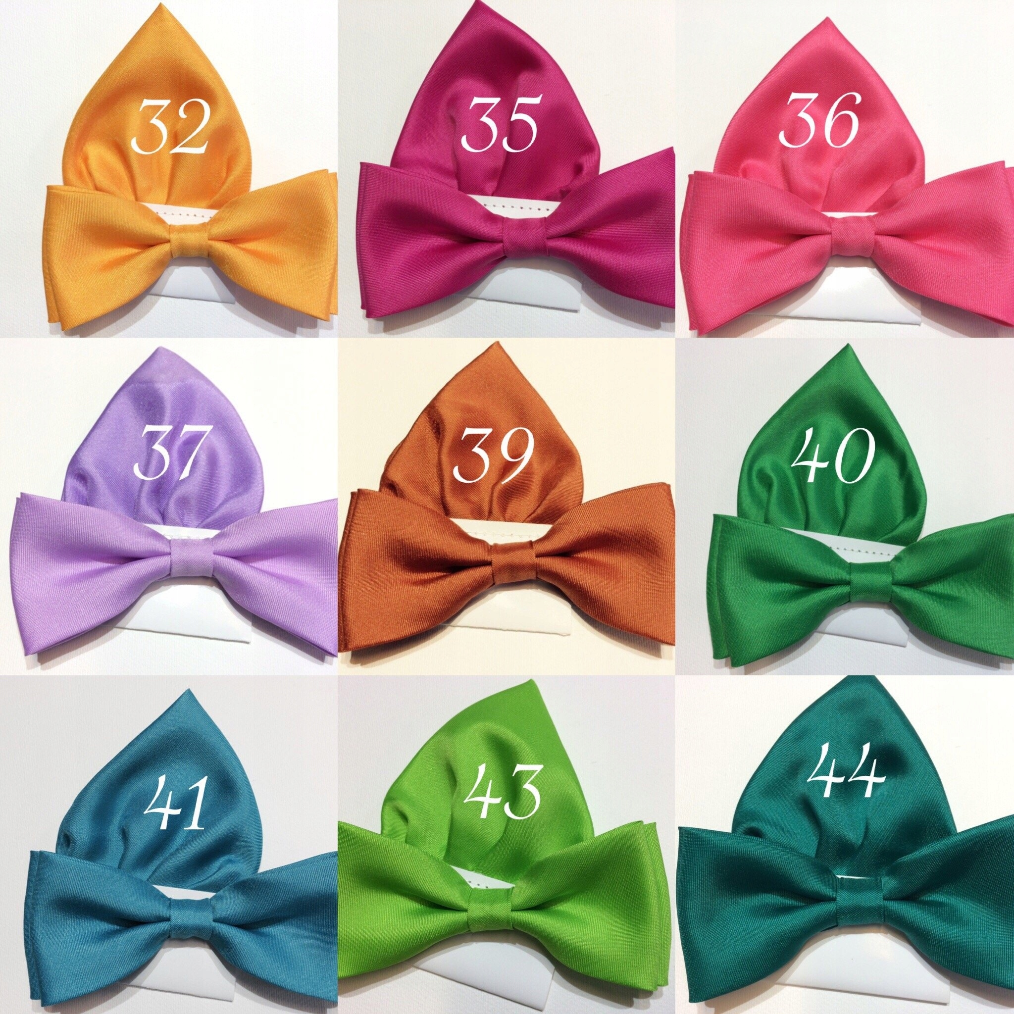 FIOLETOWA ŚLIWKOWA MUCHA MUSZKA WYPUSTKĄ POSZETKĄ Odcień śliwkowy