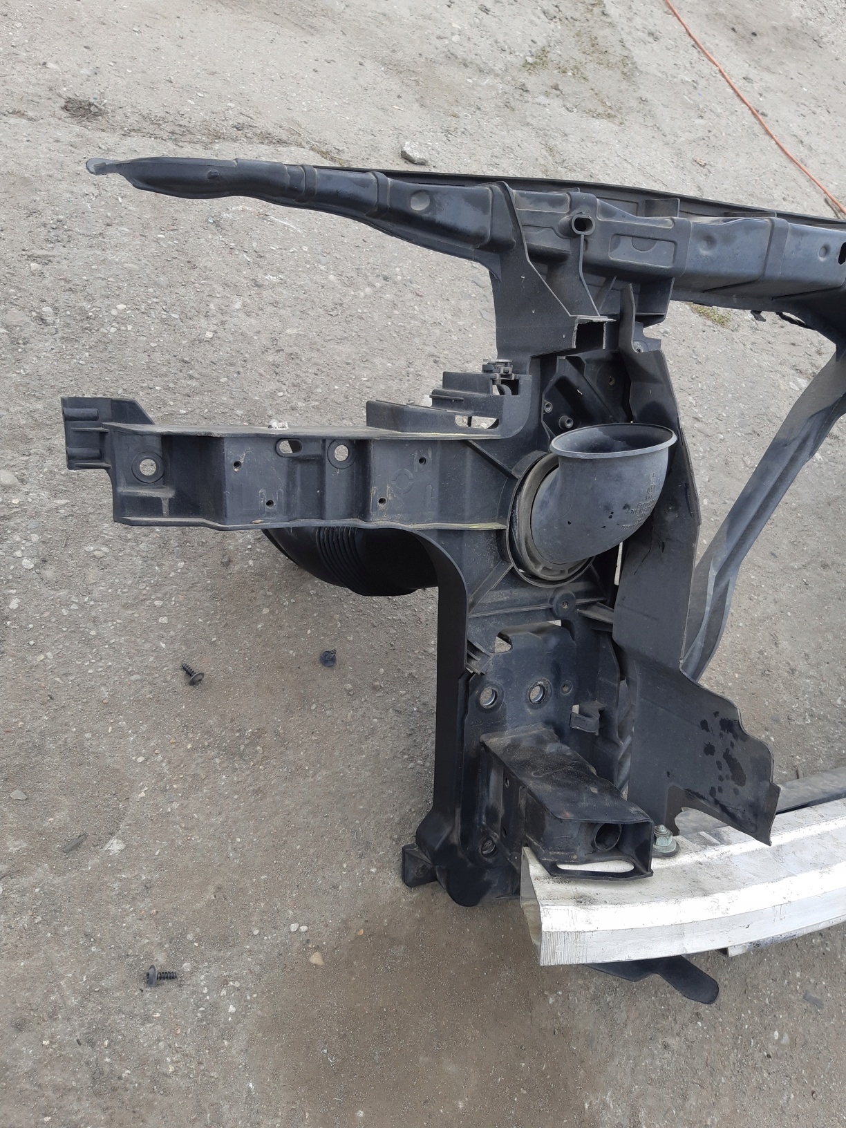 AUDI Q7 4L 4.2 FSI support panel for radiators pillar