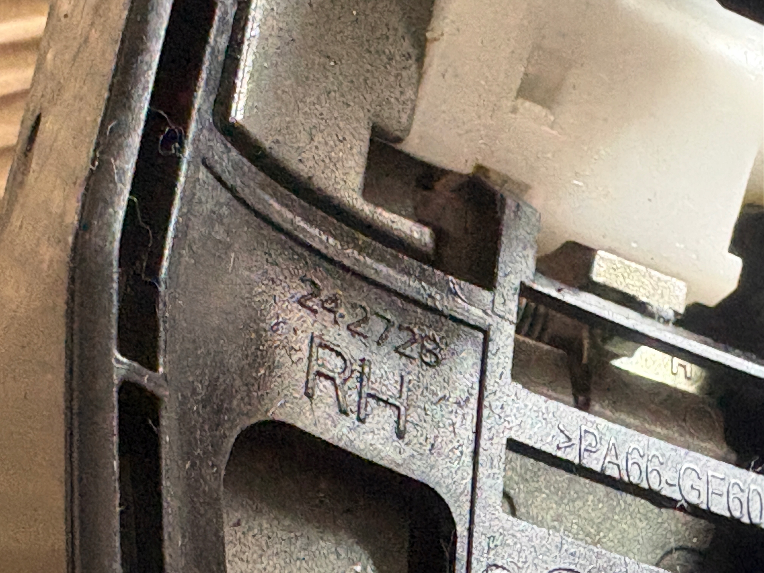 PEUGEOT 308 II handle exterior right front 9686433680U