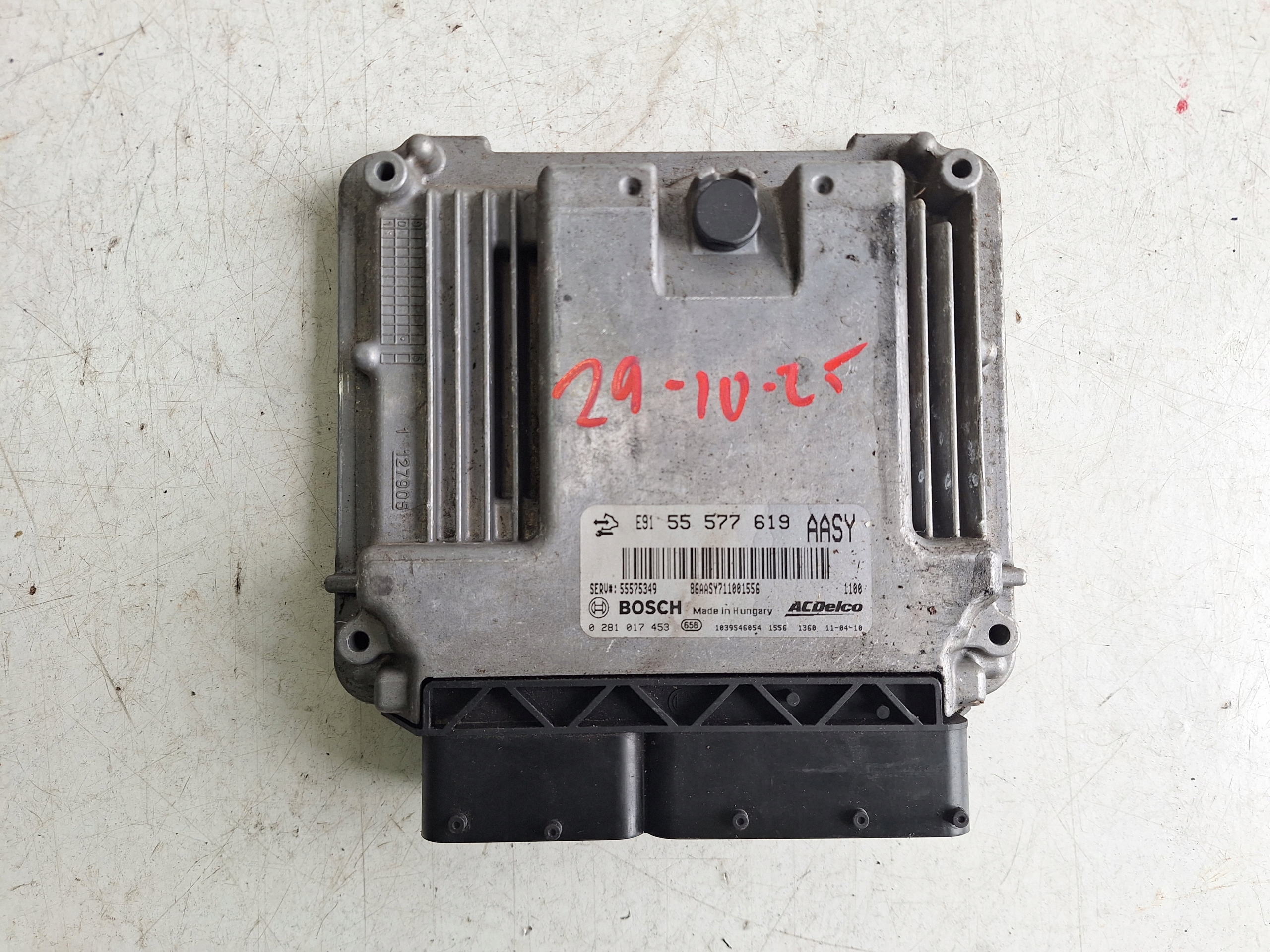 computer control unit of the engine OPEL 55577619 BOSCH 0281017453