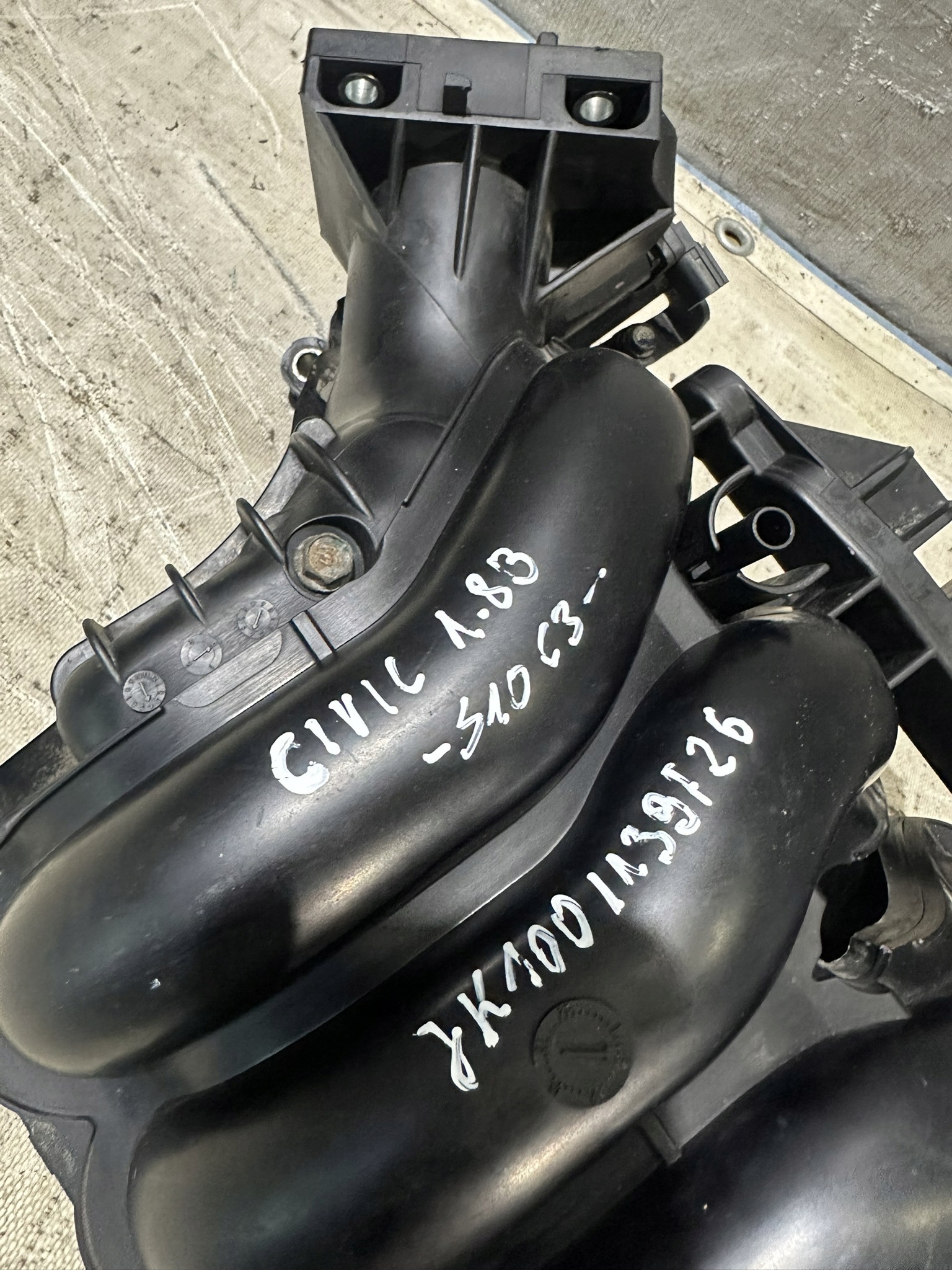 intake manifold HONDA CIVIC VIII 1.8B