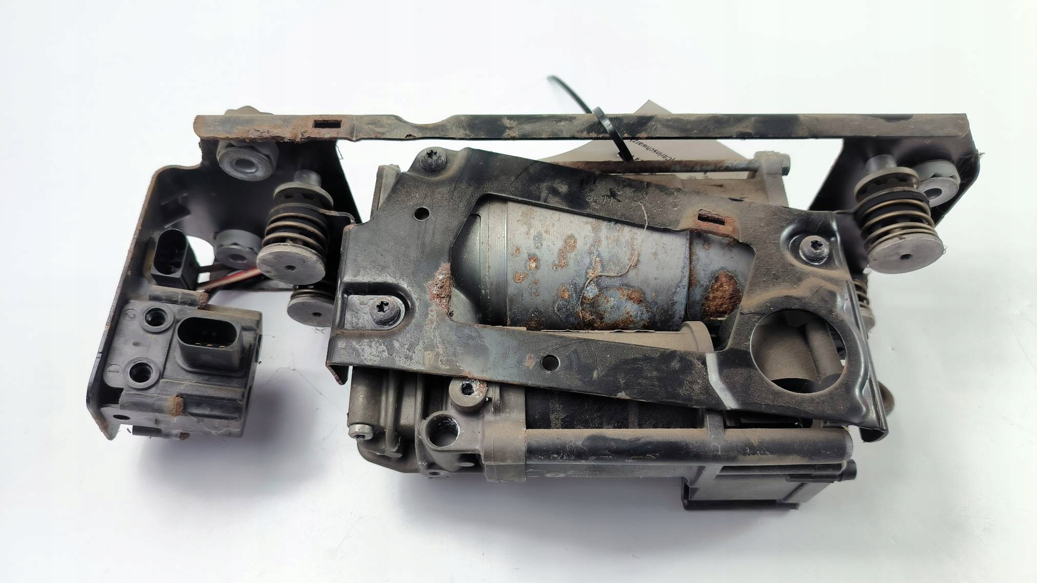 compressor; springing 6789450 BMW F01 F02 750Li xDrive