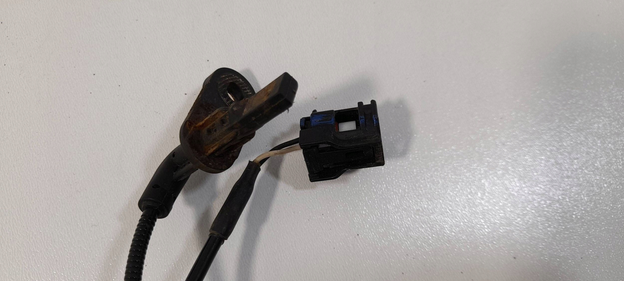 Toyota Corolla E21 sensor ABS front left 8954302170 (CZ126)