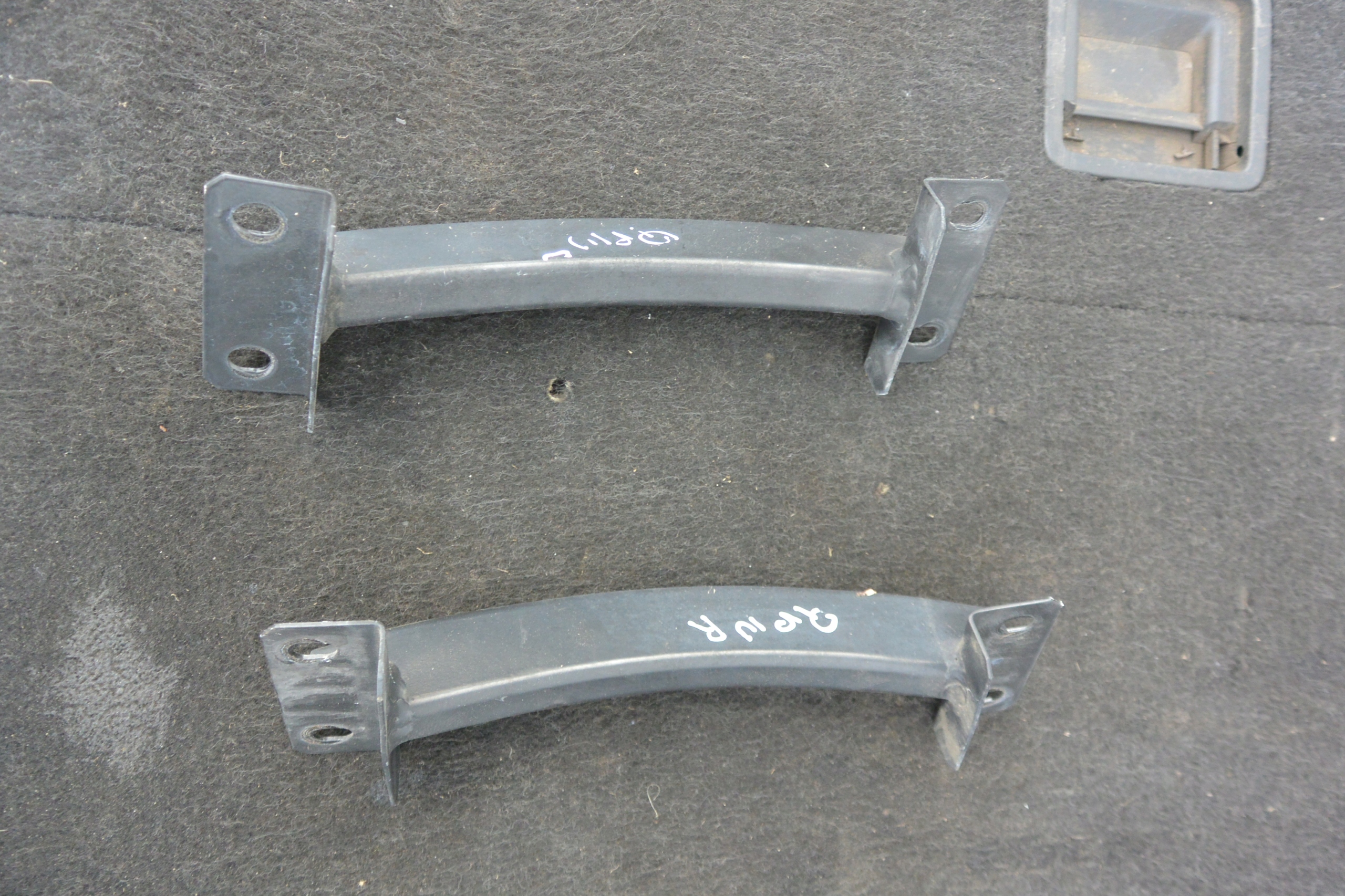 console supports KPL MASERATI QUATTROPORTE GHIBLI