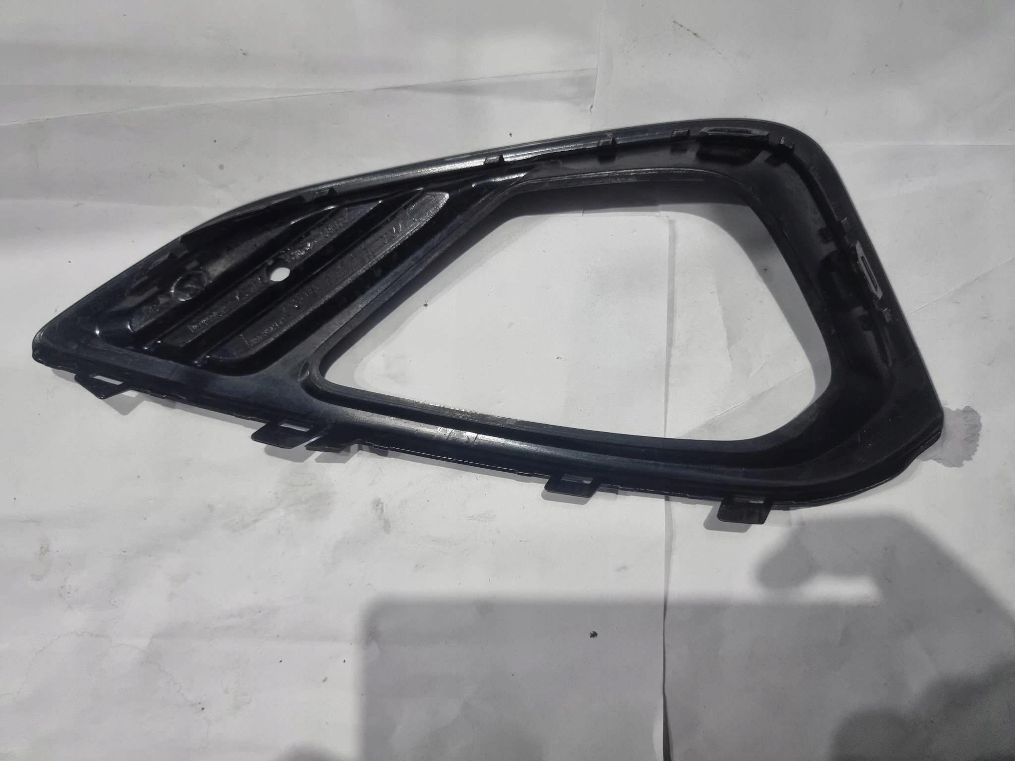 FORD FIESTA MK8 -> grid of a bumper left C8L6G