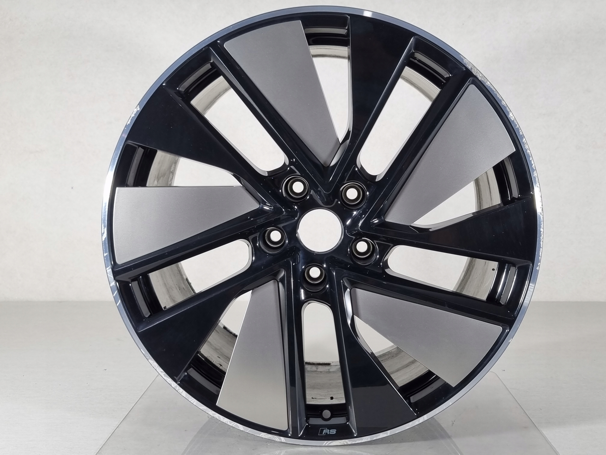 Обід алюміній Audi OE Е-ТРОН GT RSj3 11.5