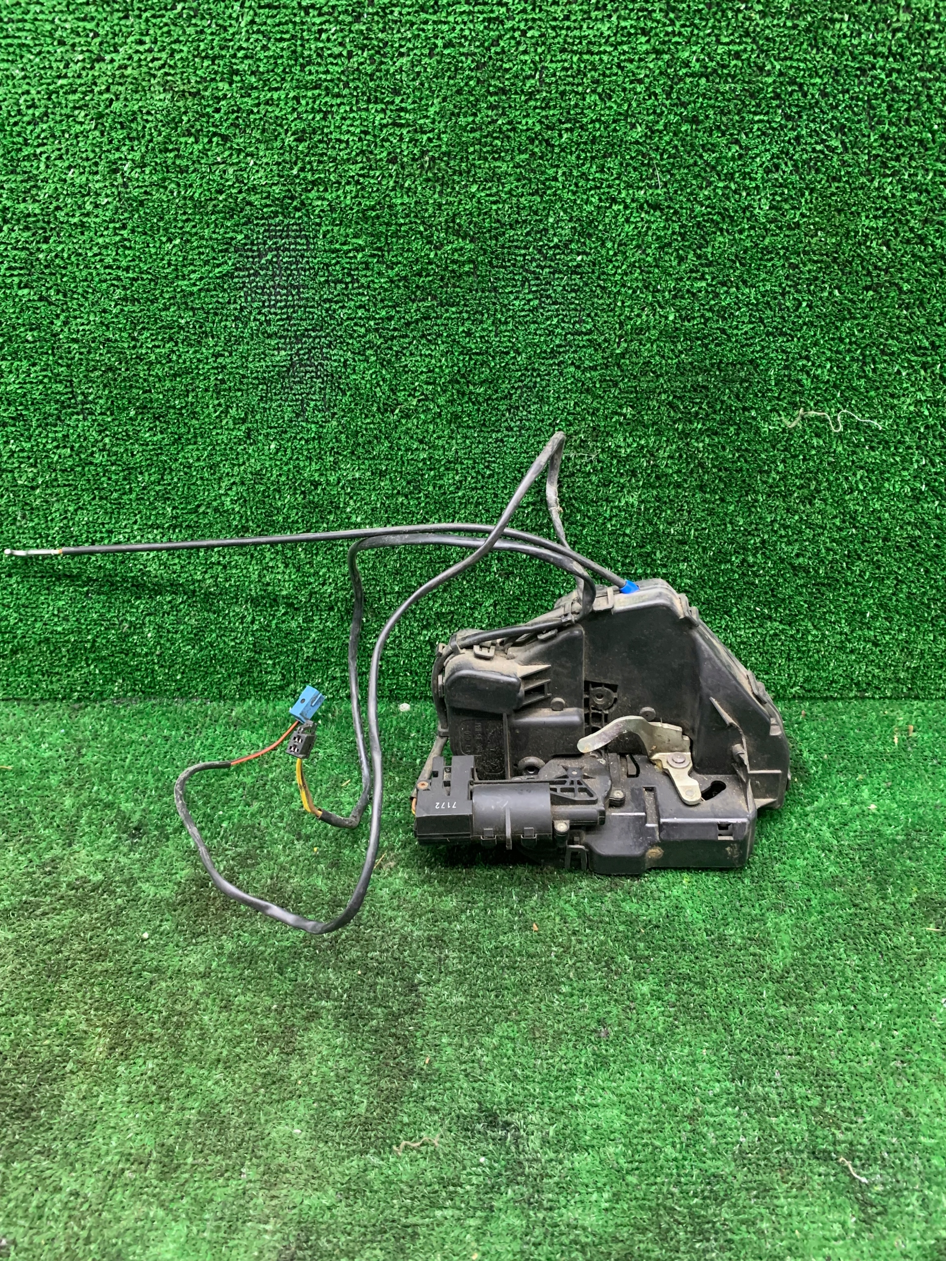 MERCEDES CLS W219 ZAMEK DRZWI LEWY TYŁ KEYLESS 2197300735