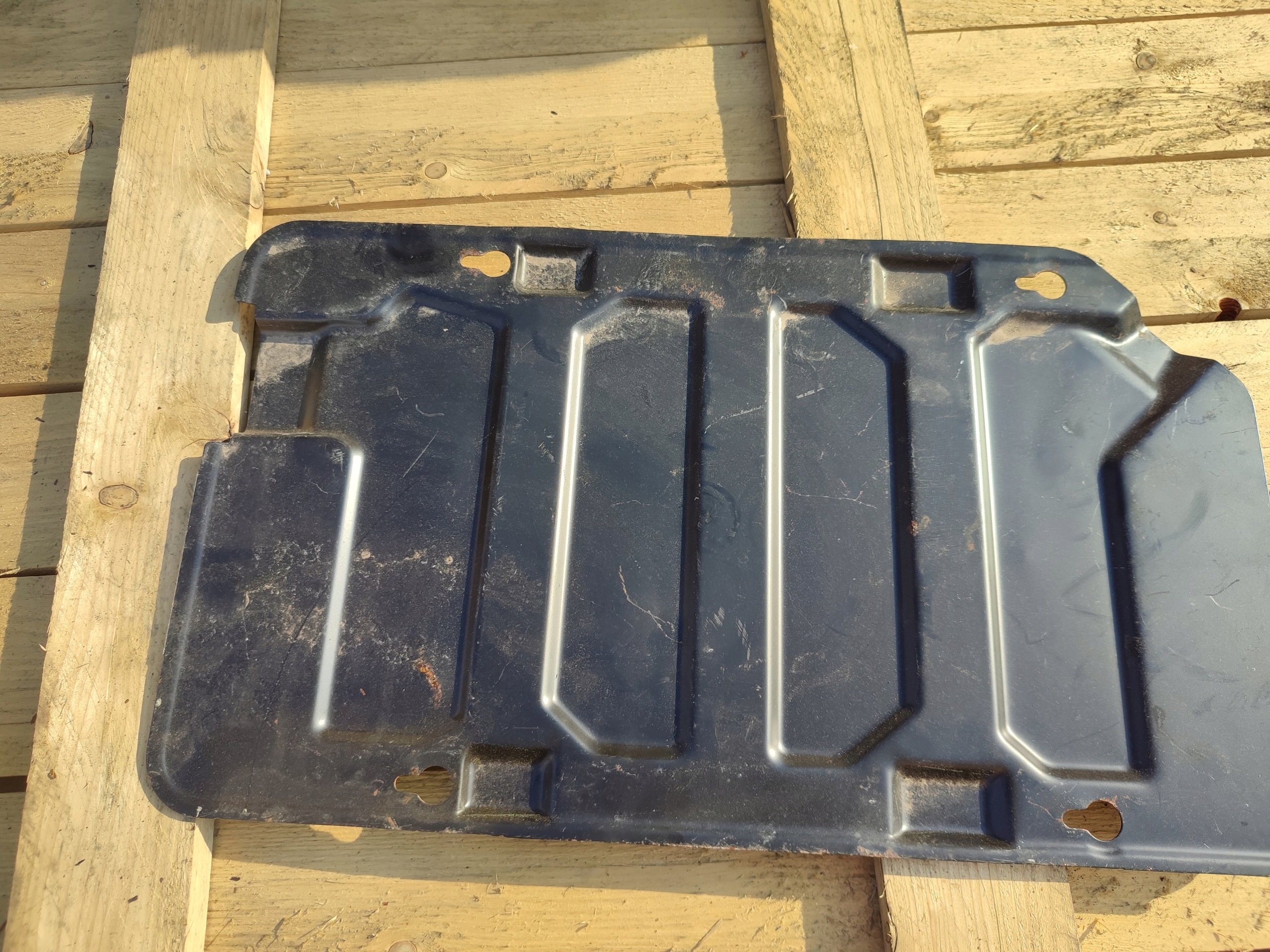 Blende Abdeckung AKUMULATORA MERCEDES SPRINTER W906 9066840118