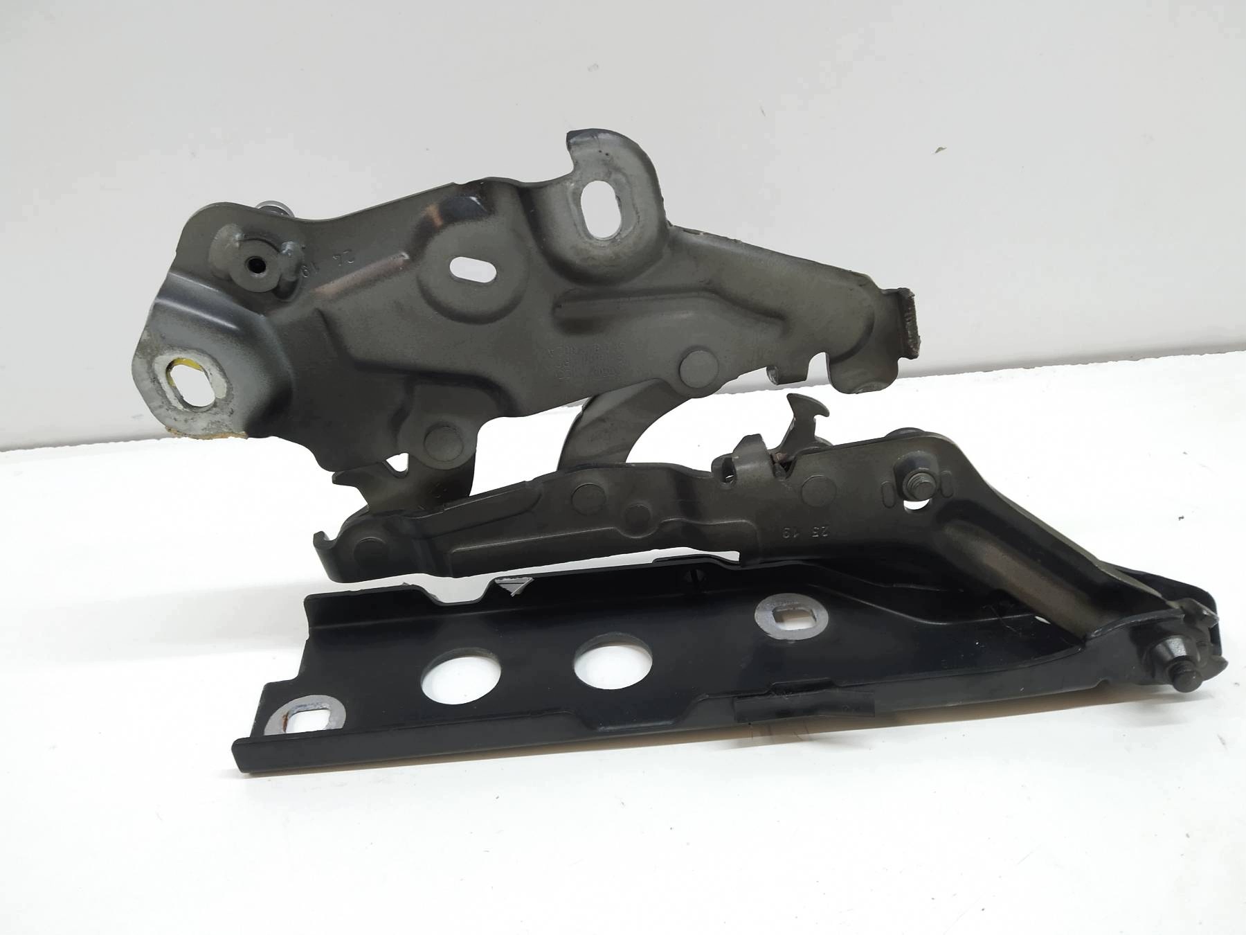 bonnet hinges right 4K0823302A Audi A6 V (2018-) C8