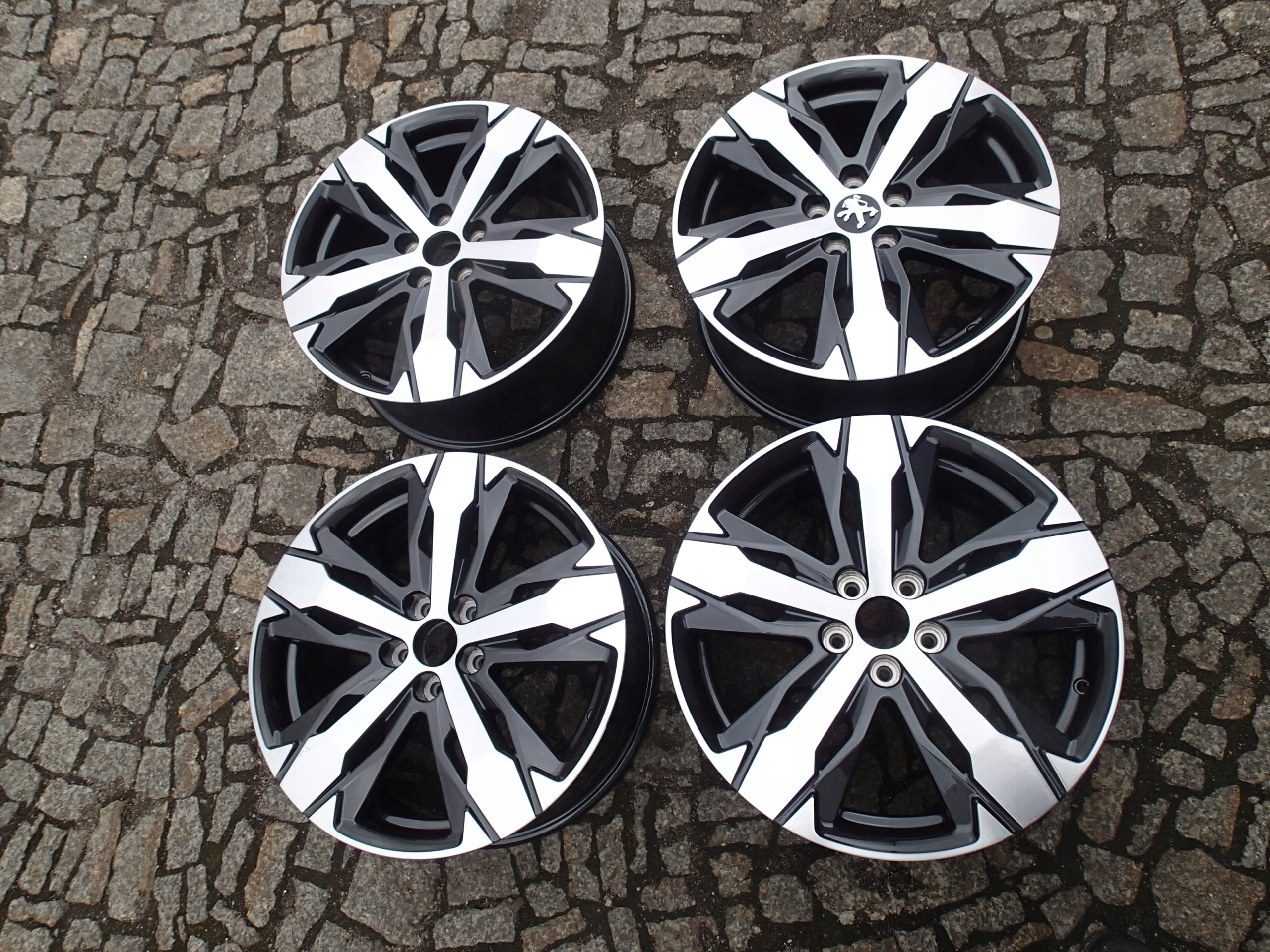 FELGI PEUGEOT OEM 3008 4008 5008 508 18 5x108 Otwór centralny (mm) 65