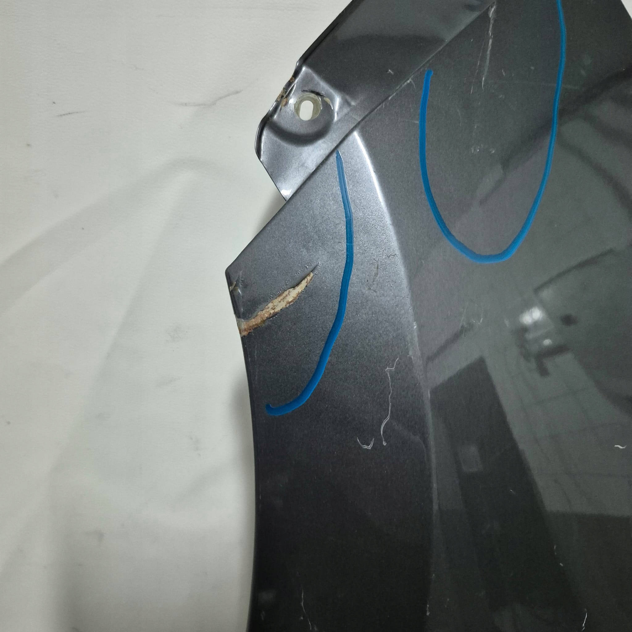 SUZUKI CELERIO levý blatník předek přední