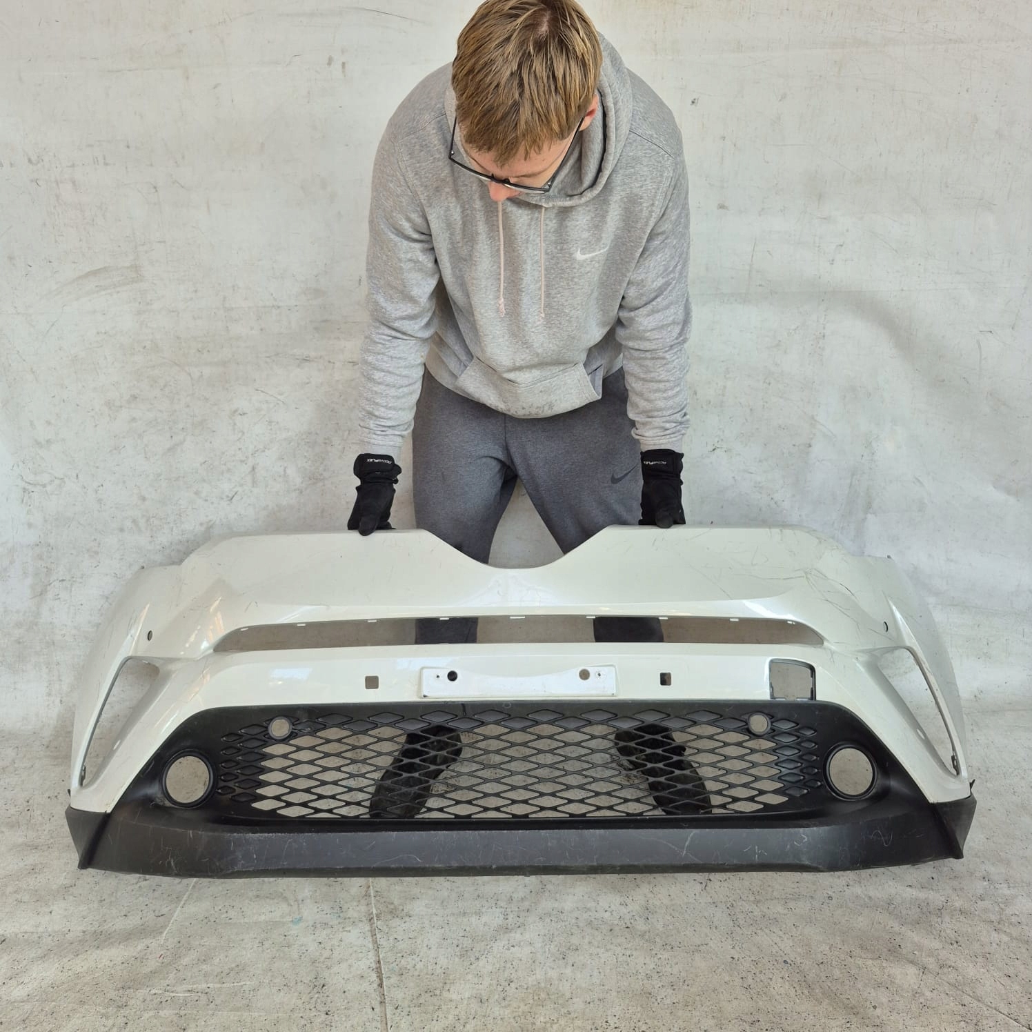 TOYOTA C-HR and 1 16-19 bumper front front PDC