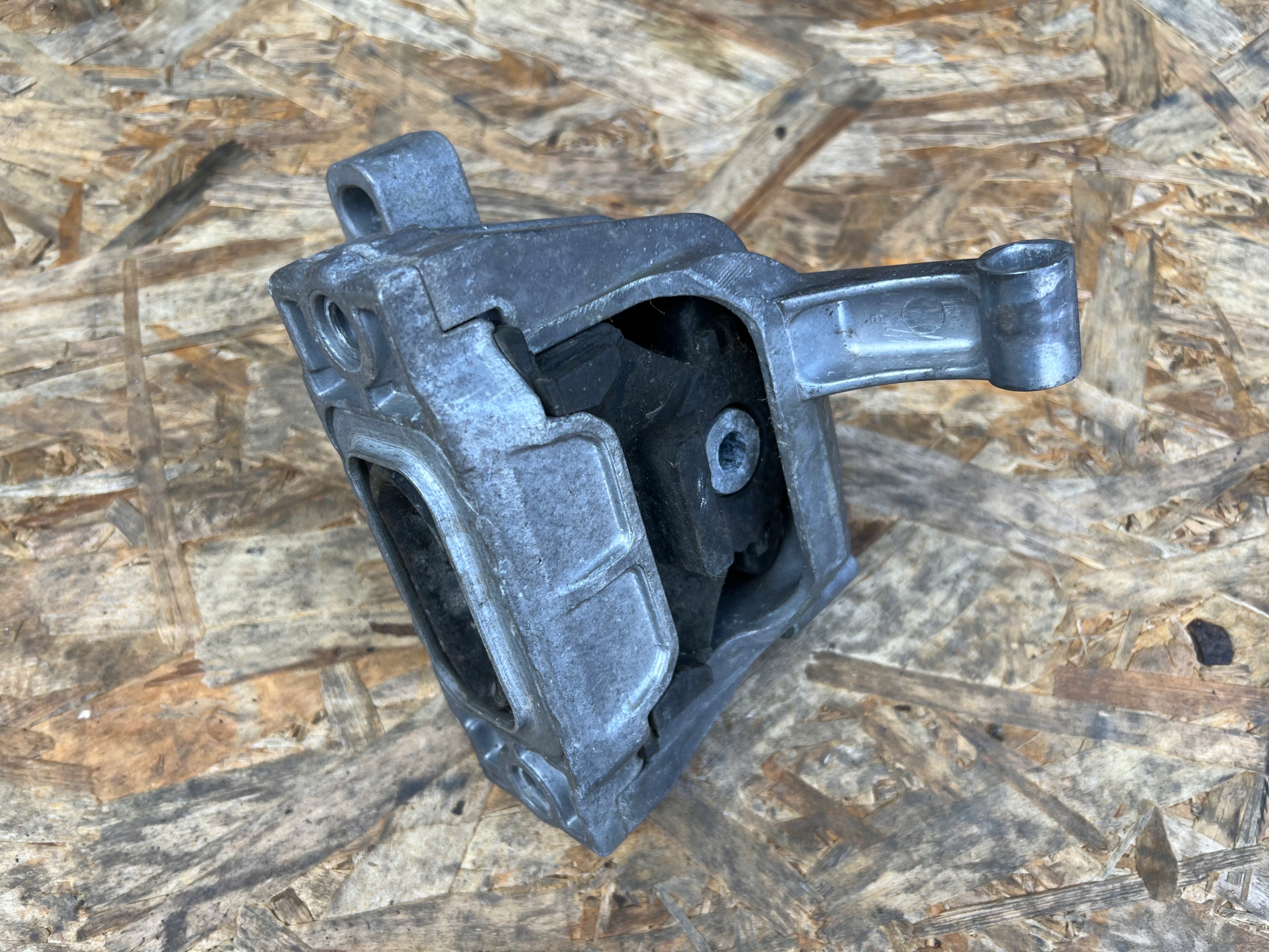 holder engine mount VW TIGUAN SHARAN 2.0 TDI