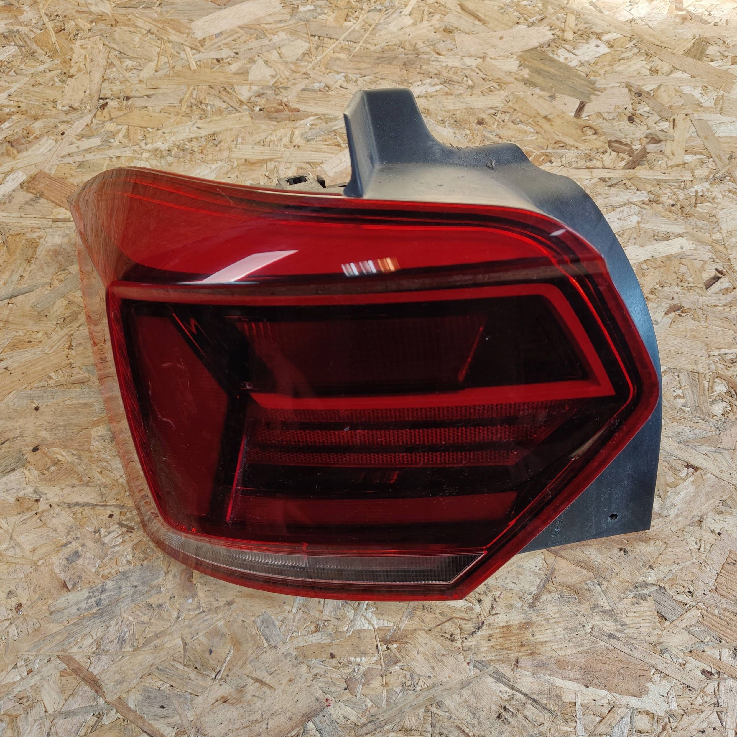 light rear rear part side left Volkswagen Polo VI 2G0945095B
