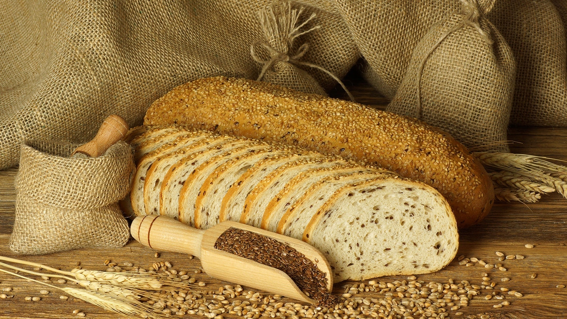 WYPIEKACZ DO CHLEBA 12 PROGRAMÓW 600W + FORMA Model MUC-01