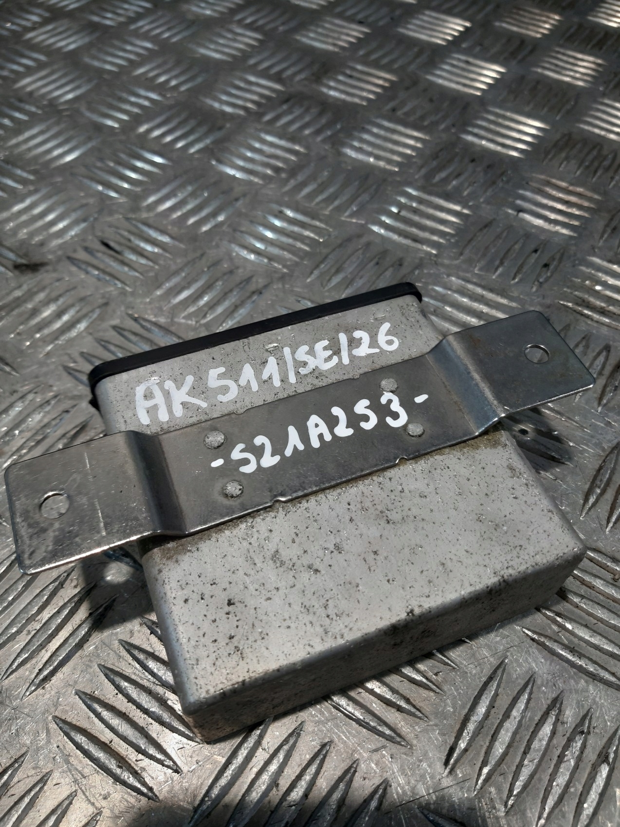 Hella control unit 24V Mercedes 0004460607