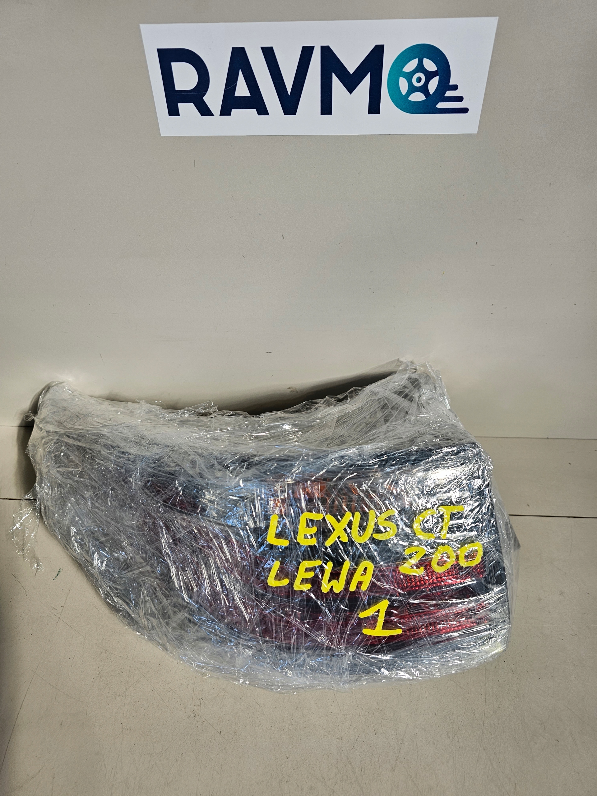 фонарь левый lexus CT 200