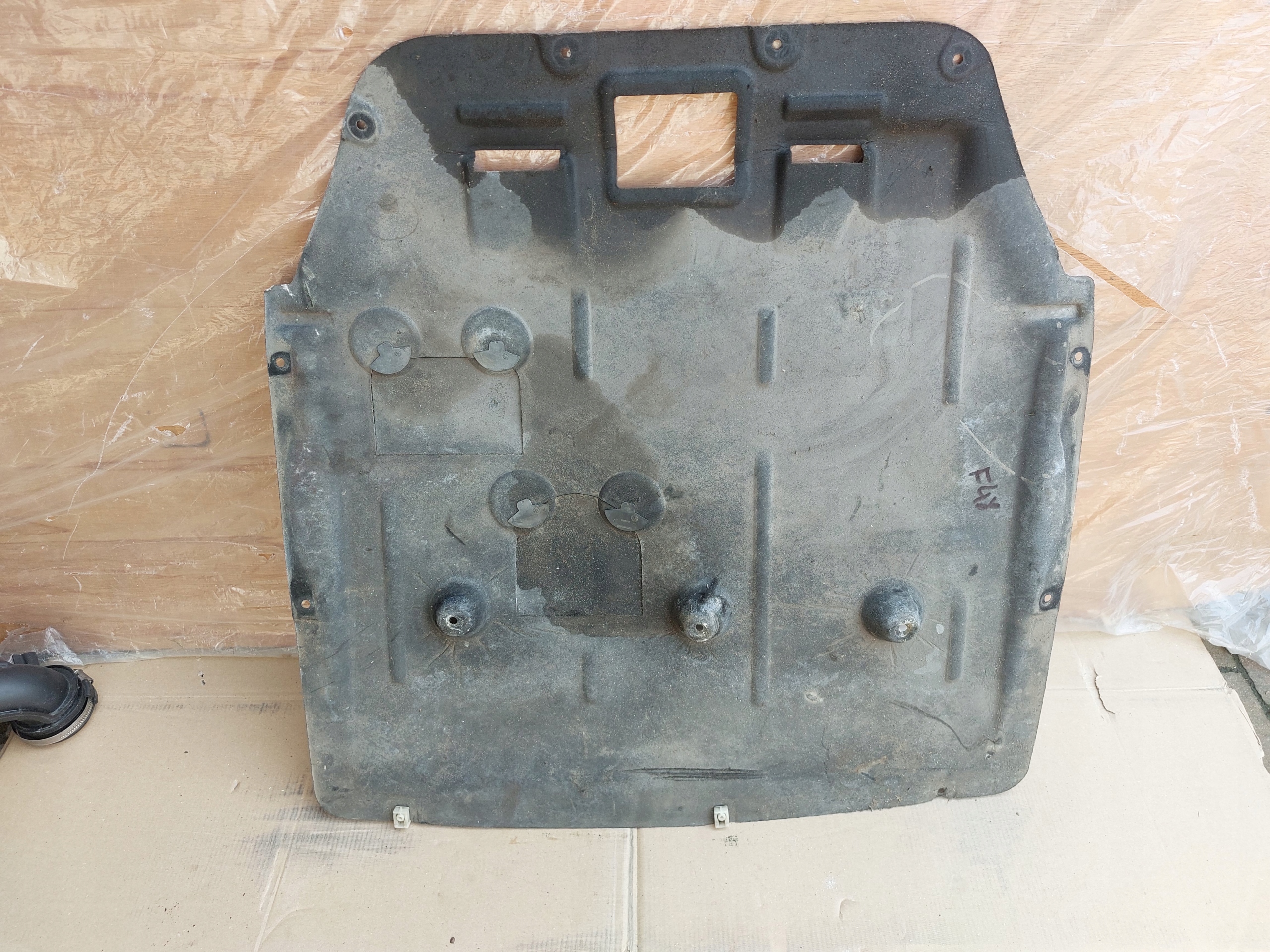 cover below engine BMW X1 F48 16r