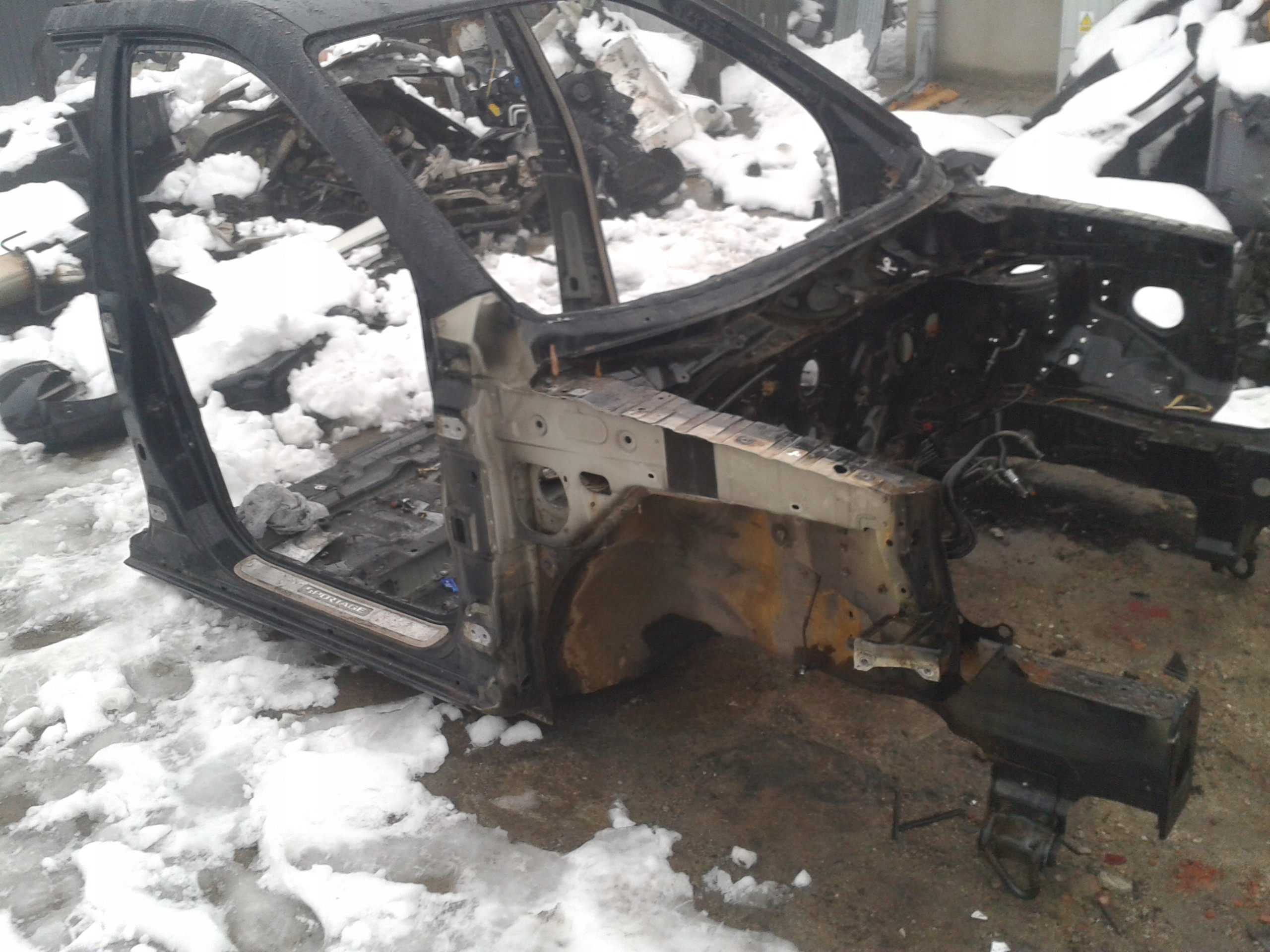 ЛОНЖЕРОН ПРАВА ПЕРЕДНЯ ЧВЕРТЬ KIA SPORTAGE II