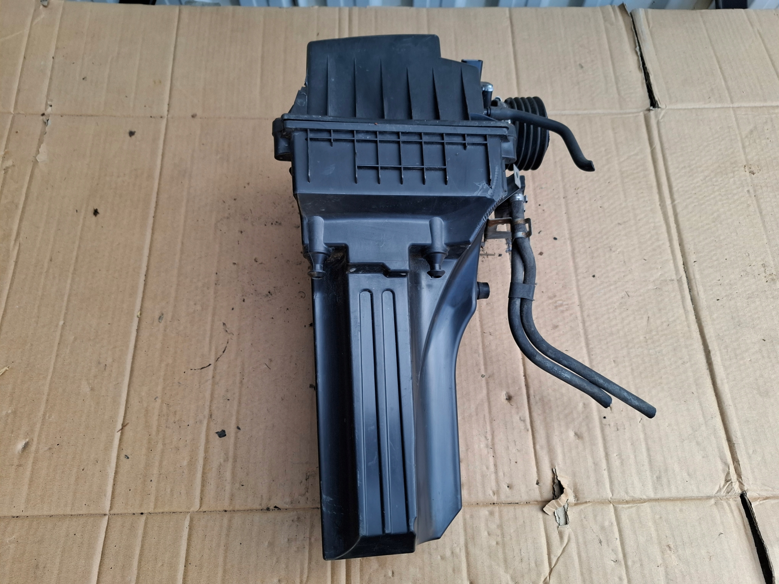 Gehäuse filter luft FORD FIESTA MK7 AV21-9600-AA 1.4 TDCI
