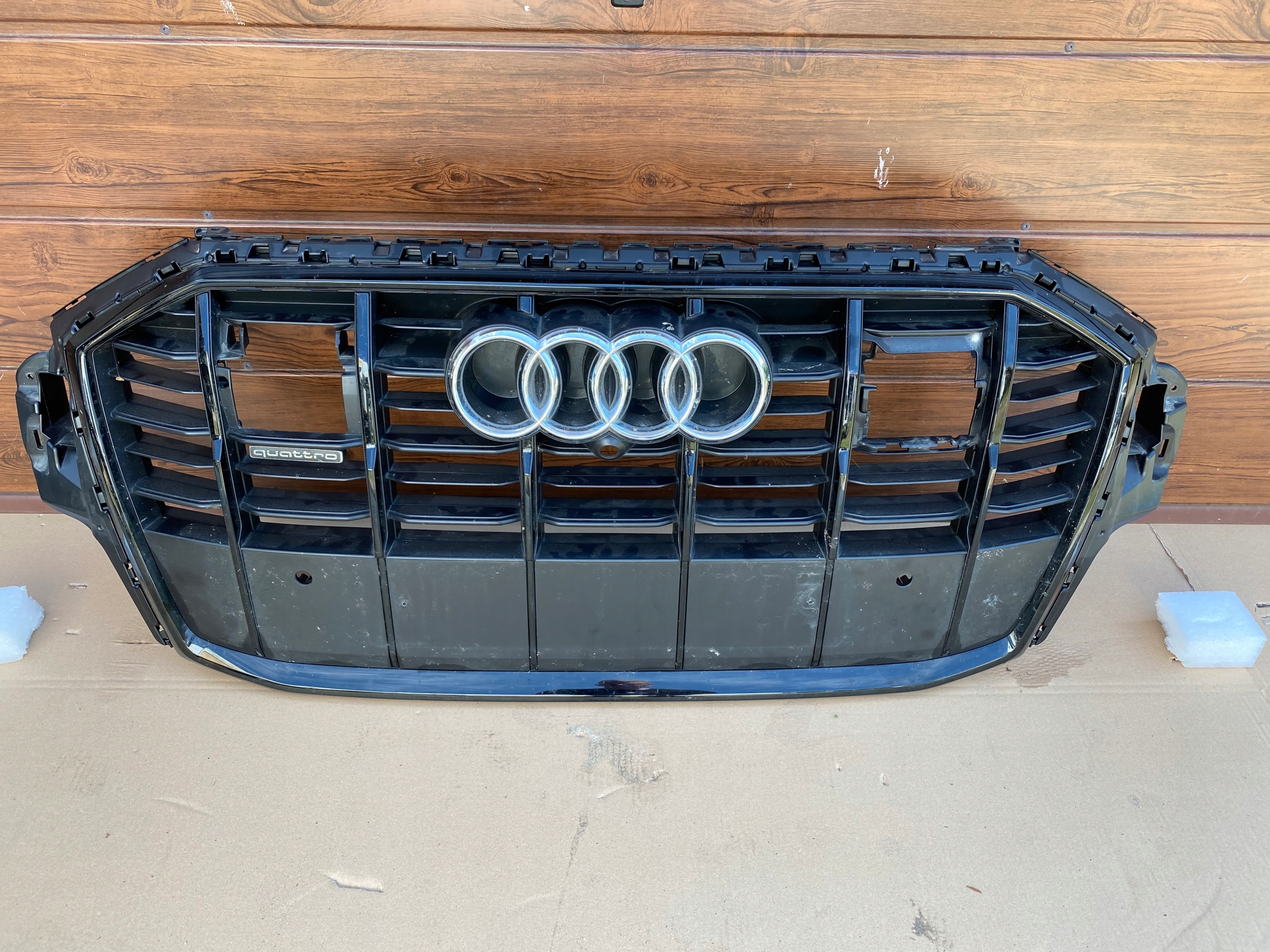 Audi Q7 рестайлинг 4M решетка перед s-line 4M0853651