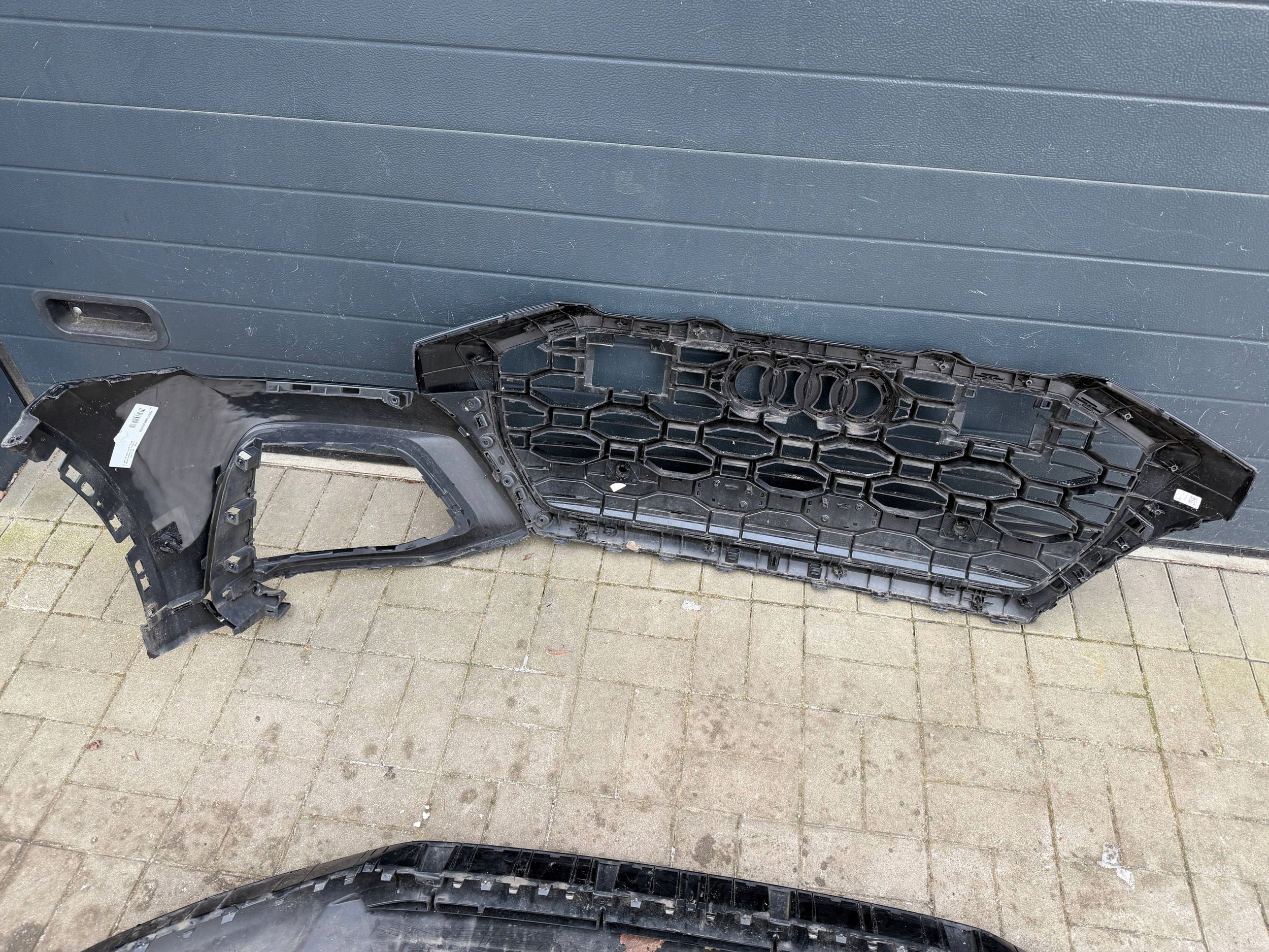 Audi RS Q8 Lift 23- bumper front front grill
