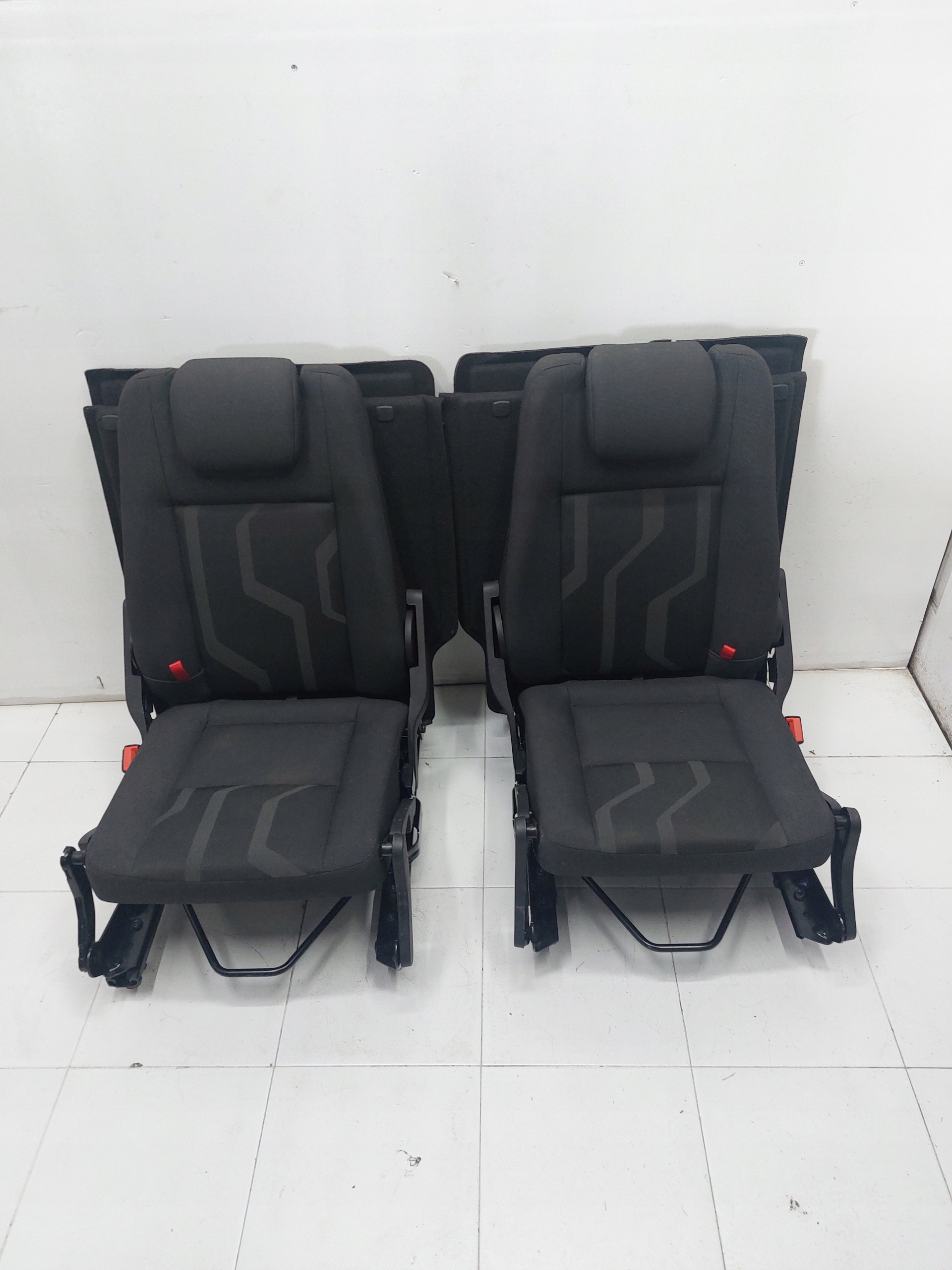 FORD TOURNEO CONNECT MK2 14r> Sitz 7 OSOB EUROPA