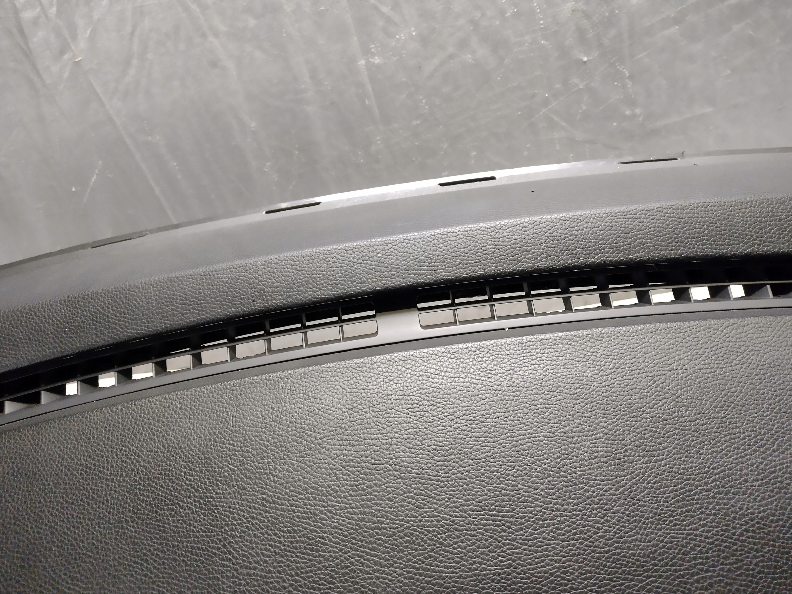 dashboard instrument panel cockpit Volkswagen Passat B6 sedan 3C1857003QT