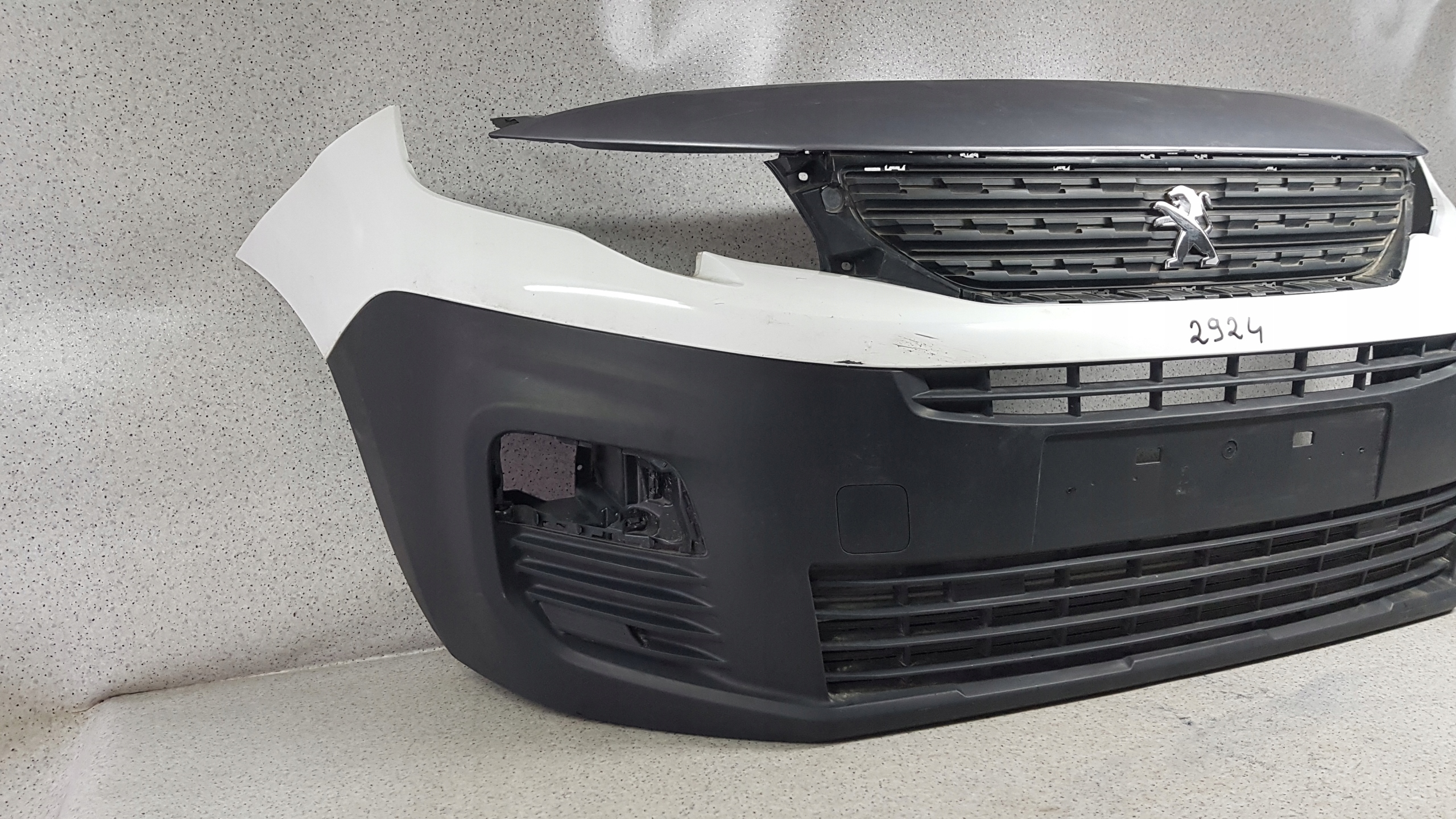 PEUGEOT PARTNER IV 4 2020 - bumper front 2924