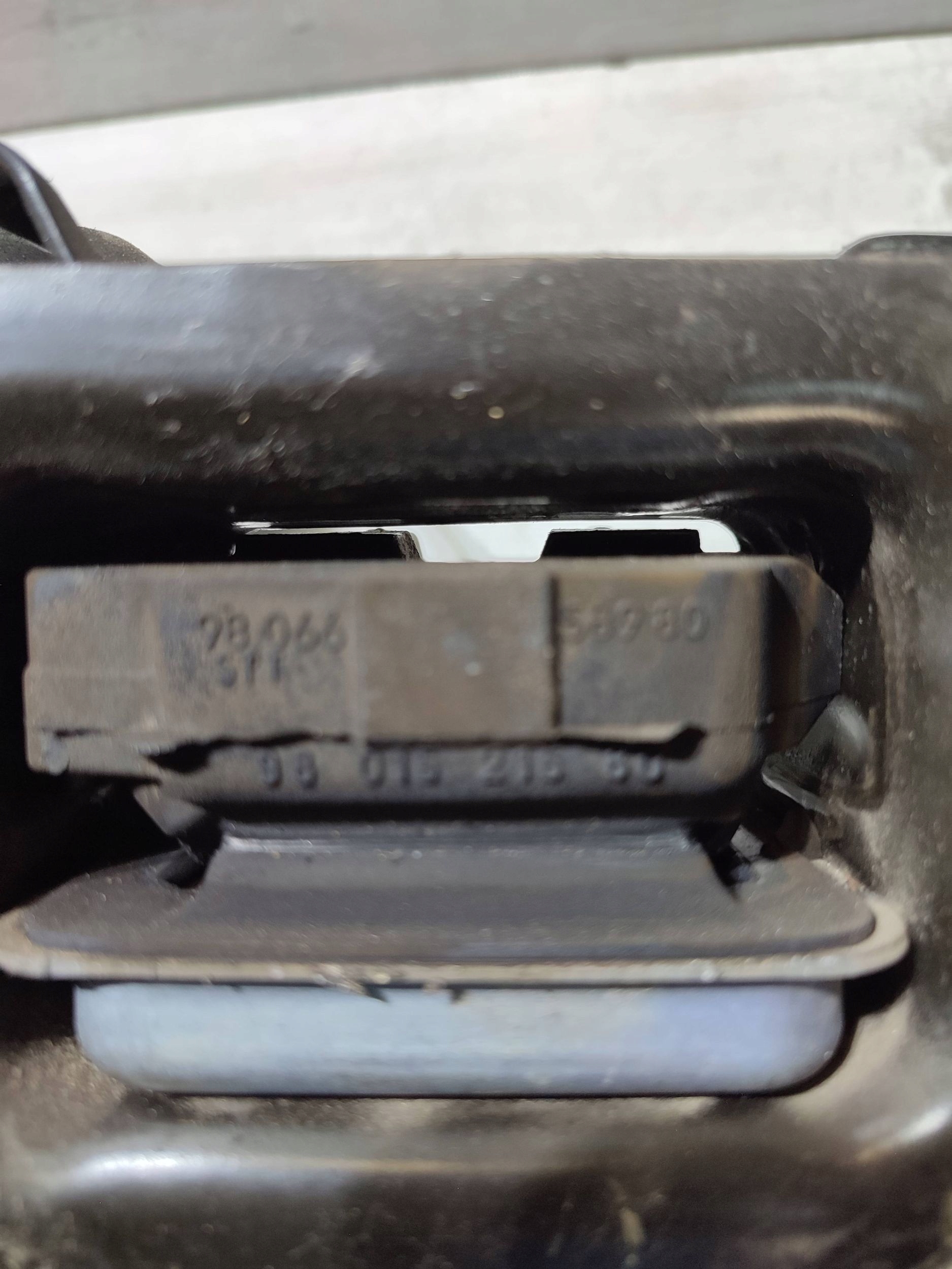 Peugeot 2008 e 2018 Lapy, Supporto staffa cambio ingranaggi