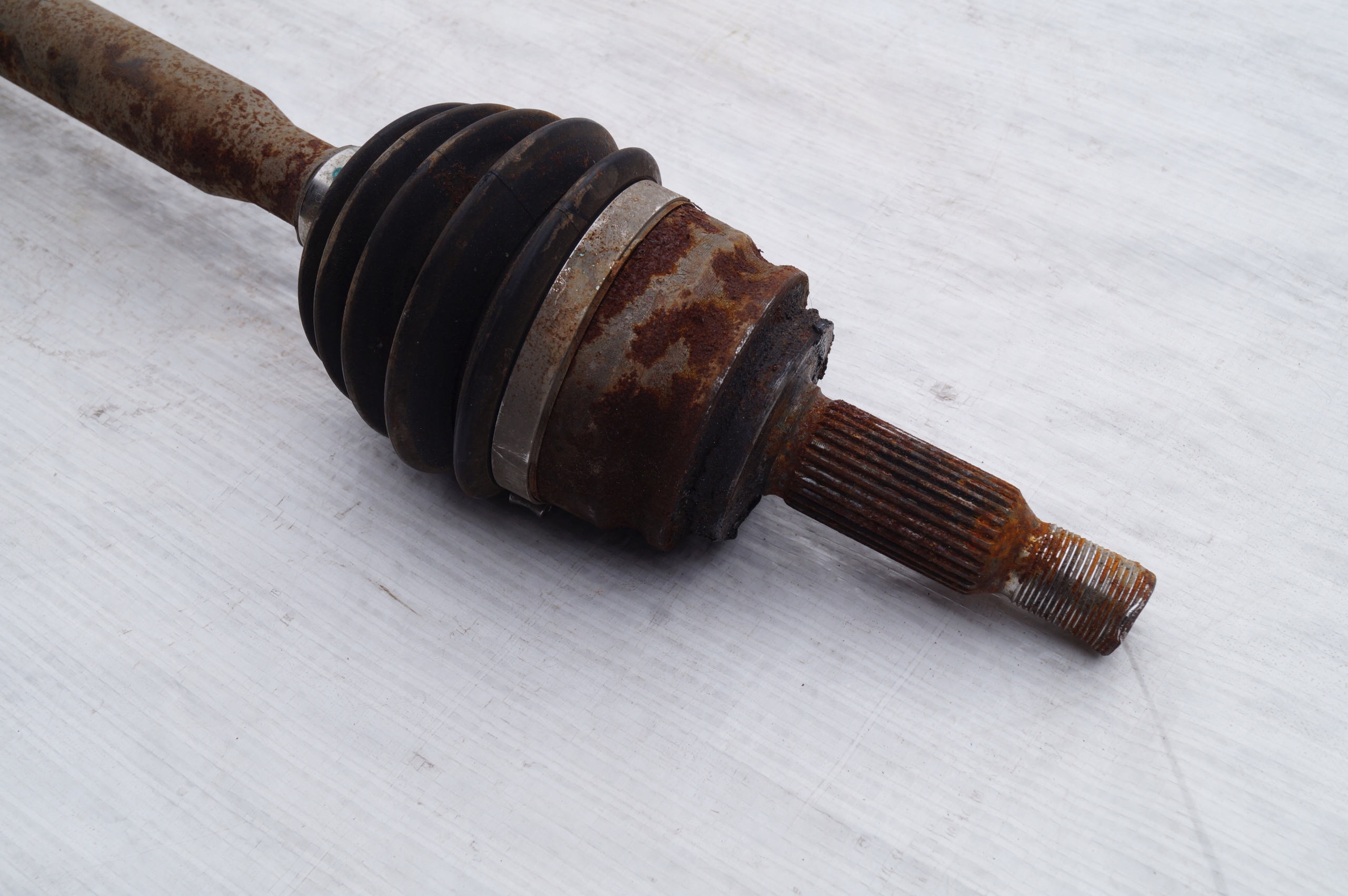 semi-axis front right MITSUBISHI OUTLANDER III 2.0 PHE