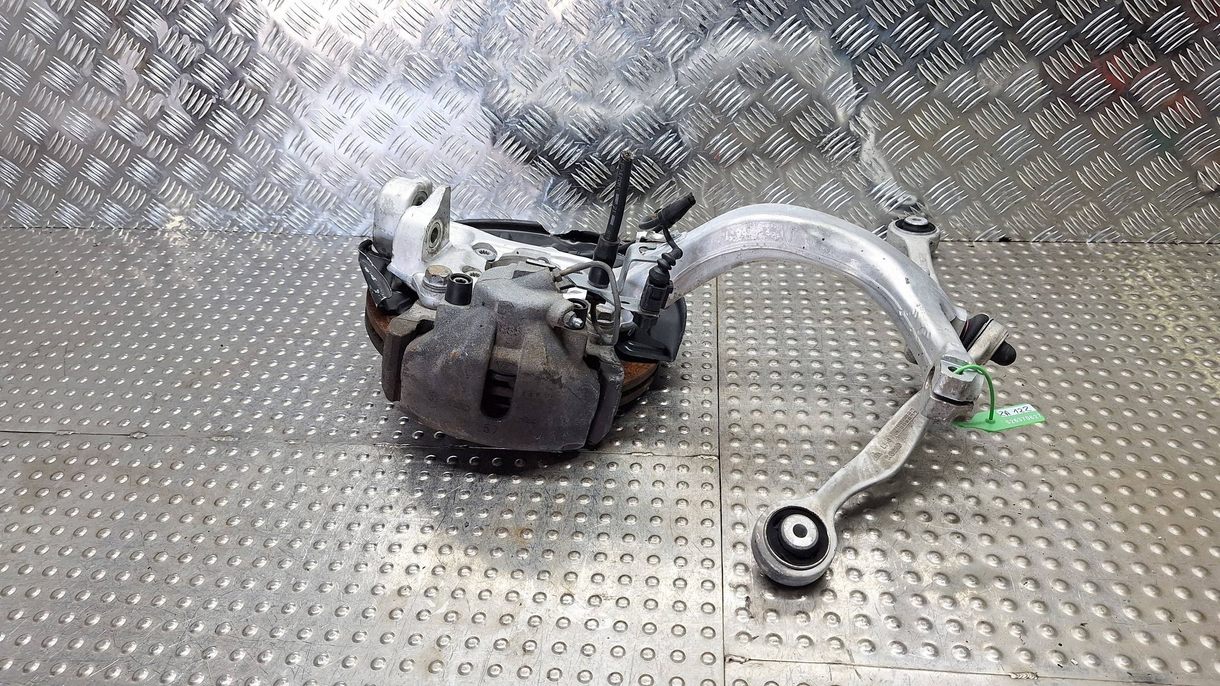 otoč čepu pravý předek 8E0258F 8E0407258F AUDI A4 B6 B7 EXEO 1.9TDI