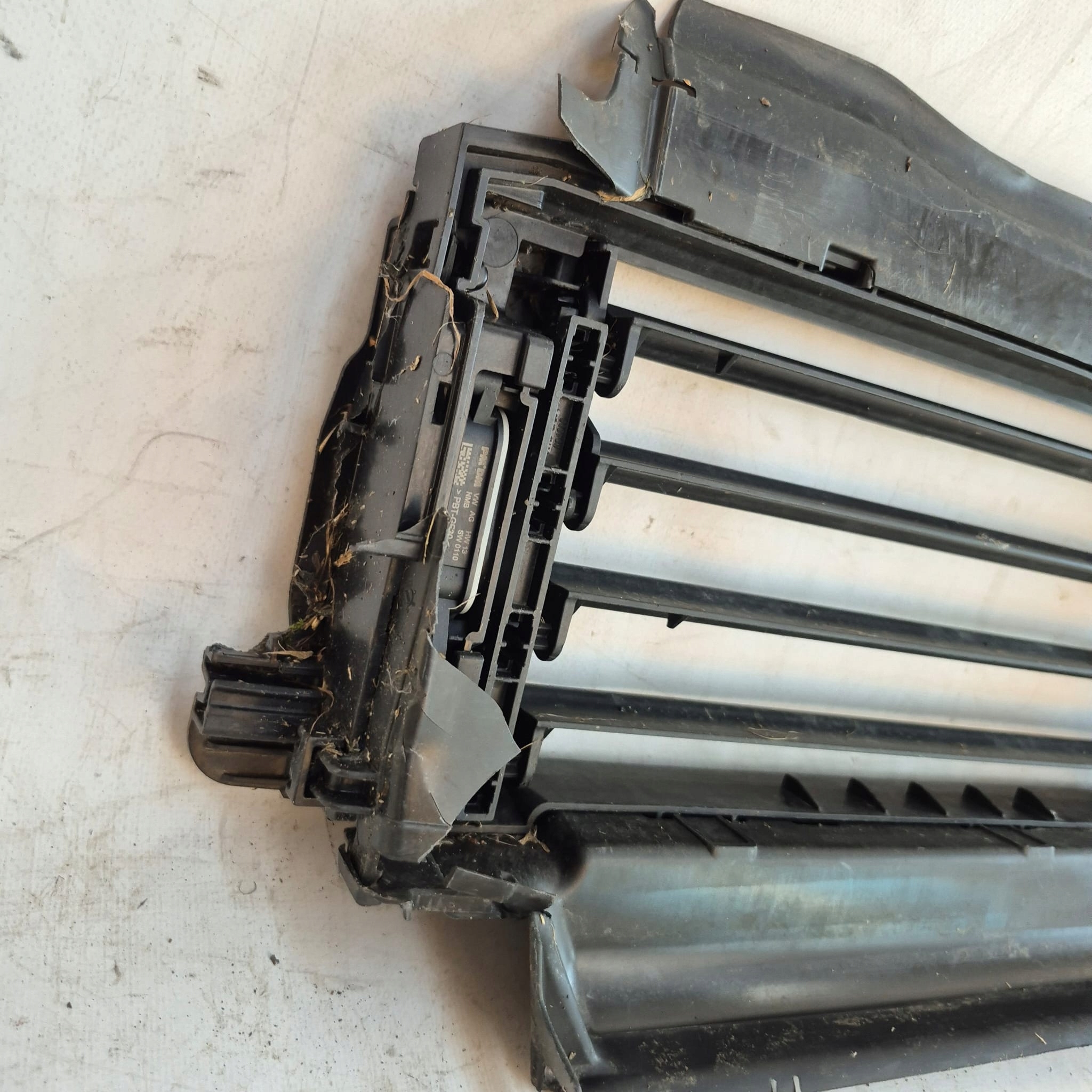 SKODA OCTAVIA IV 4 19-> blinds intake air 200122323A