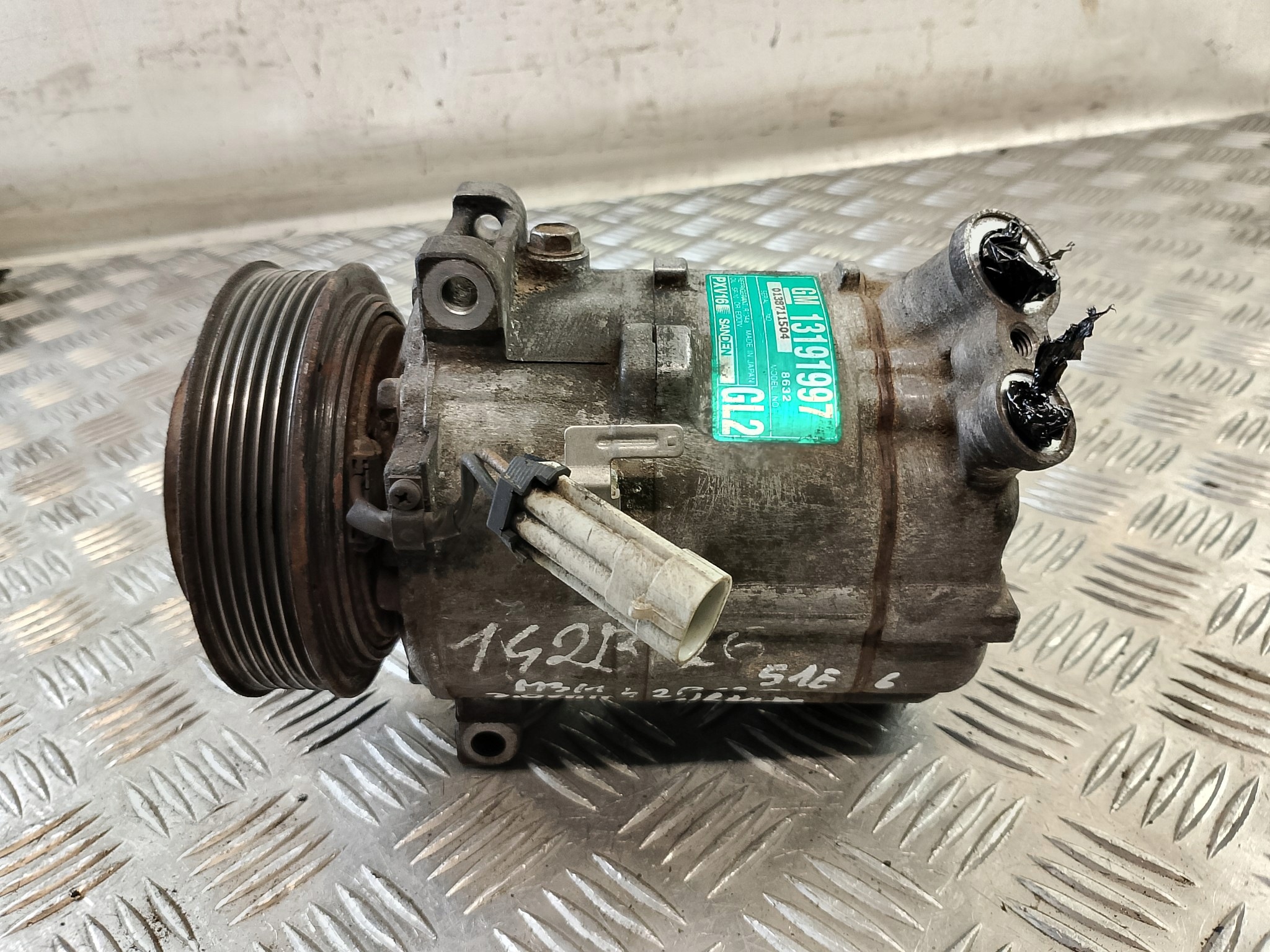 compressor; compressor KLIMATZYACJI OPEL SIGNUM 3.0 CDTI 13191997