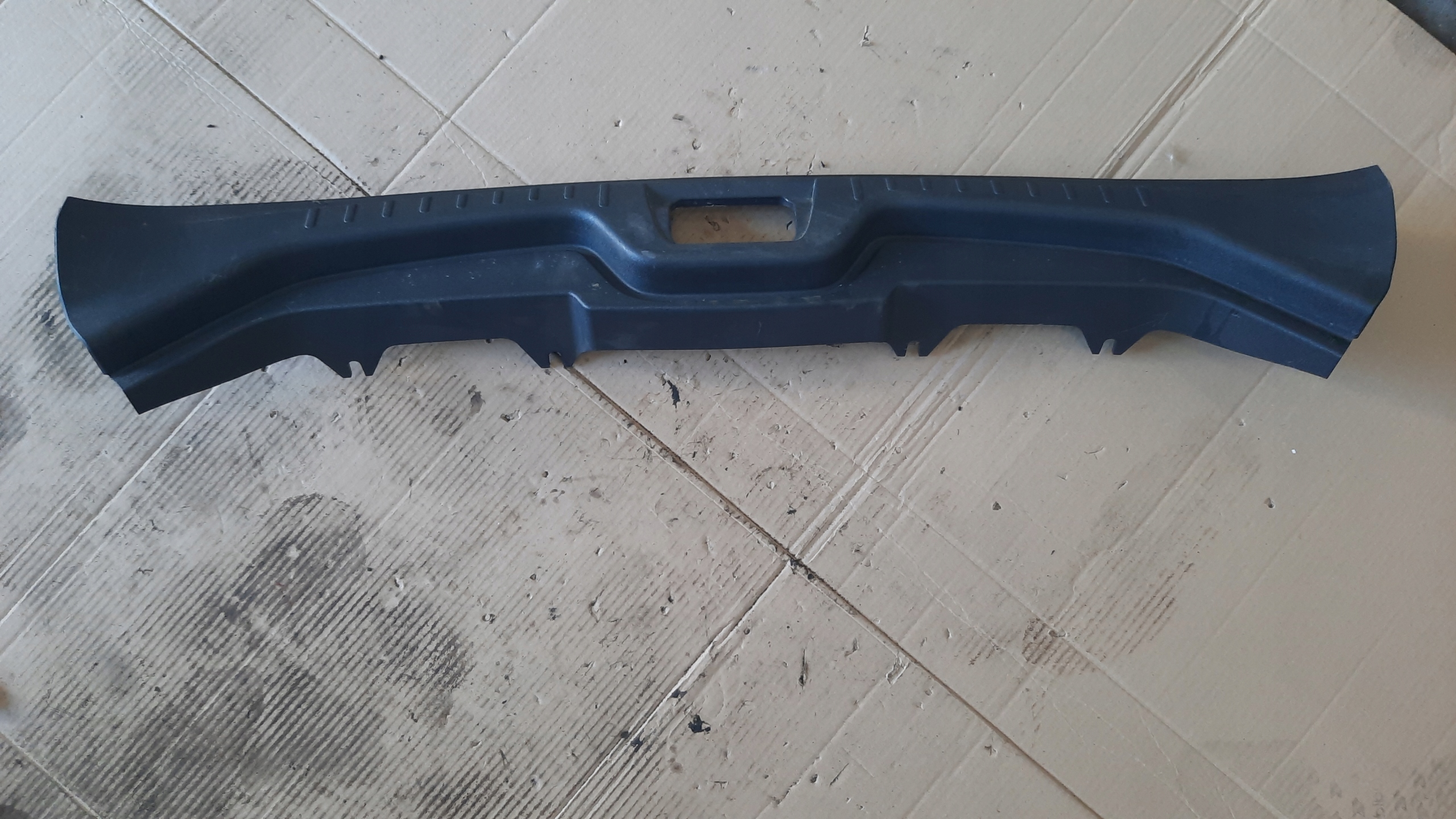 ЗАХИСТ ПОРІГ БАГАЖНИКА VOLVO V60 30731873