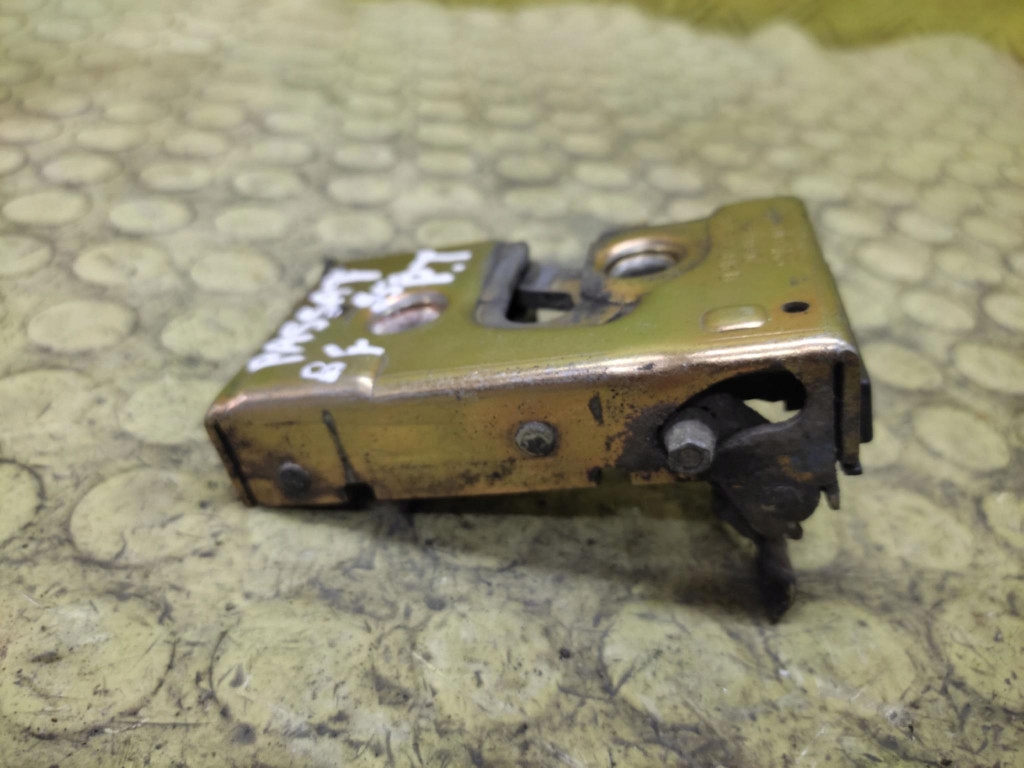 VW PASSAT B4 lock door right rear part 357839016D