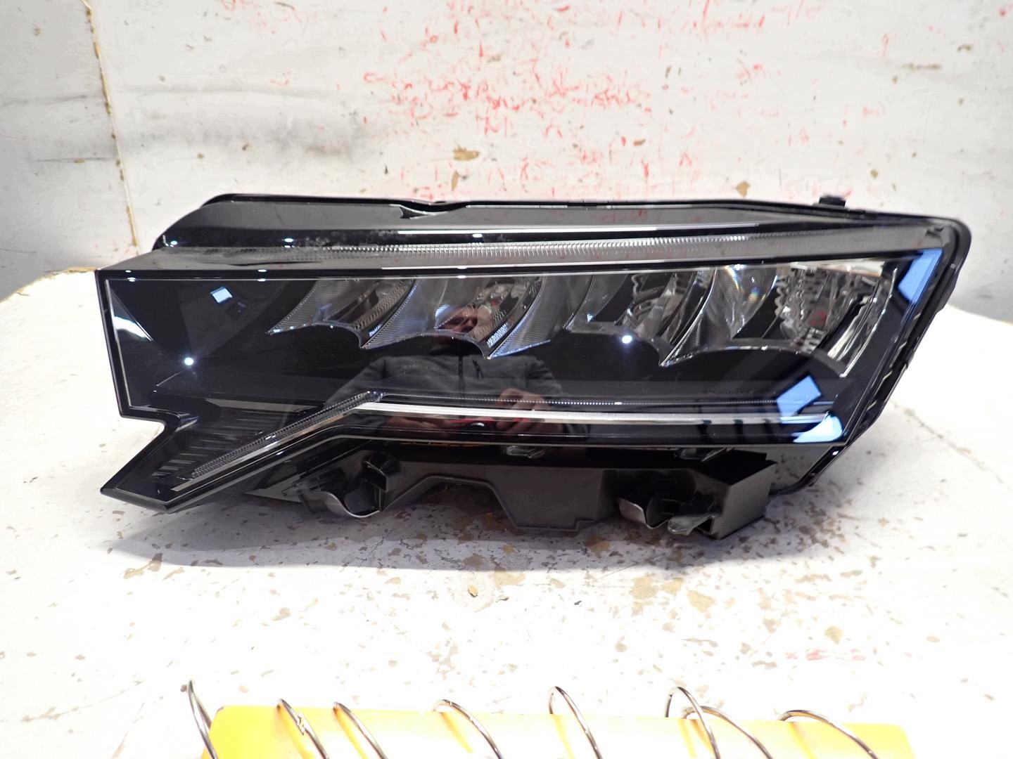 light front front left SKODA OCTAVIA IV LIFT 2024- FULL LED 5E4941009