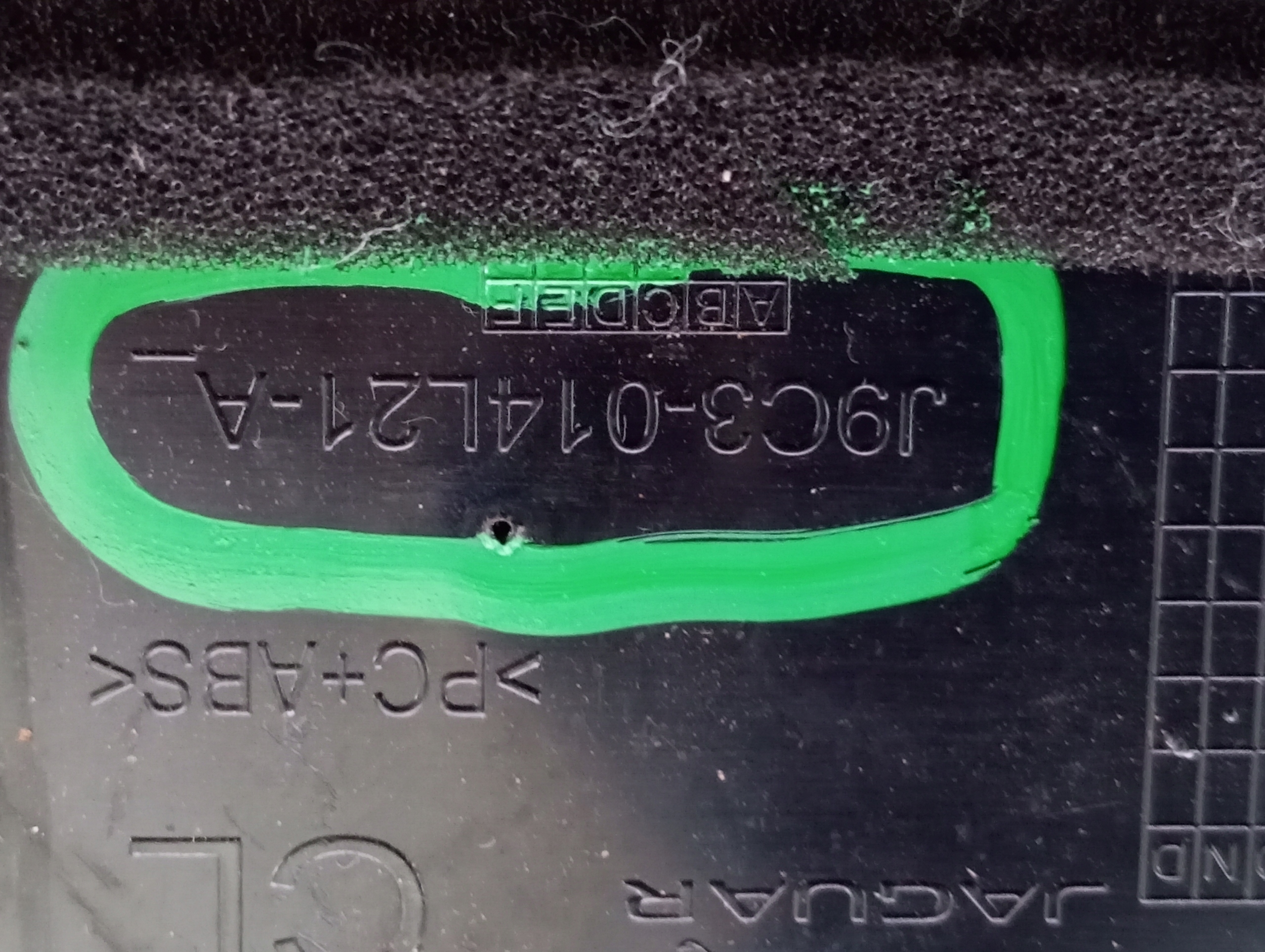 větrák přívod JAGUAR E PACE J9C3-014L21-A