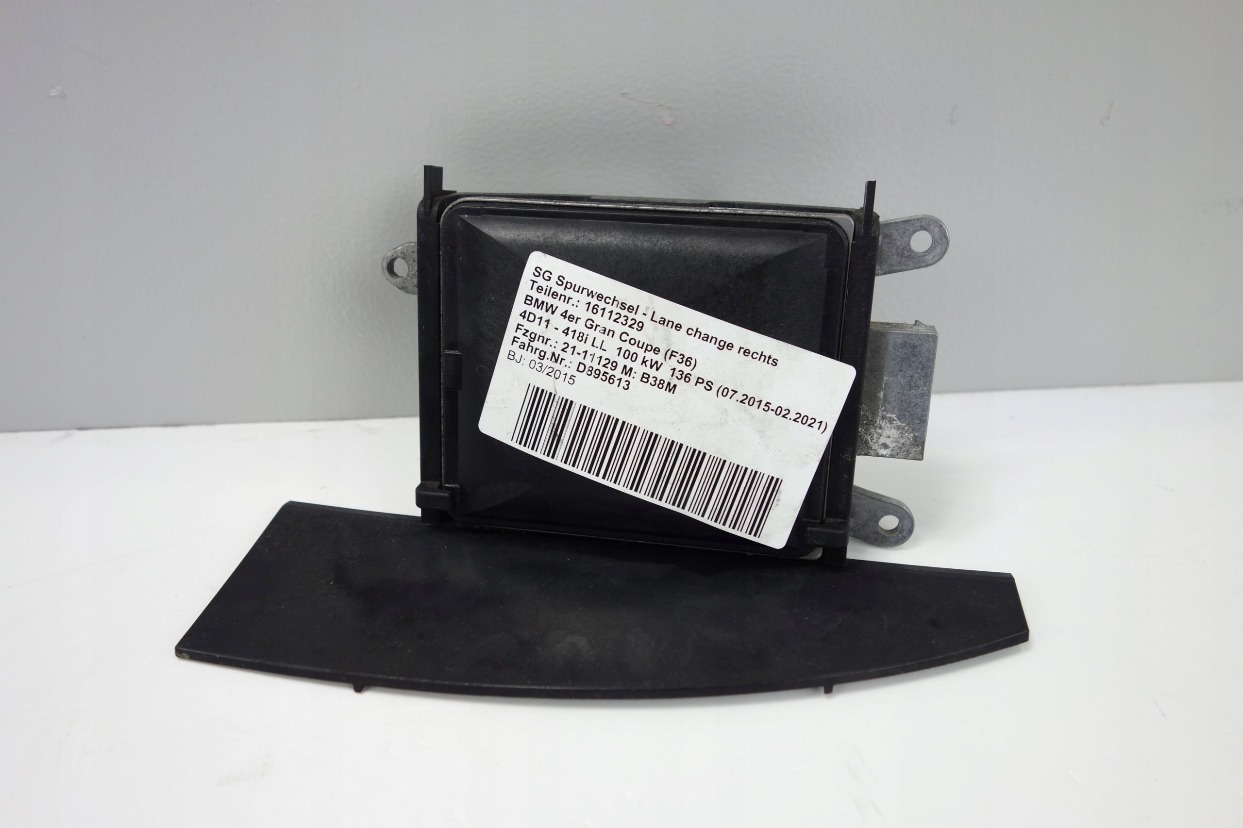 sensor changes supports right BMW F32 F33 F36 6875049