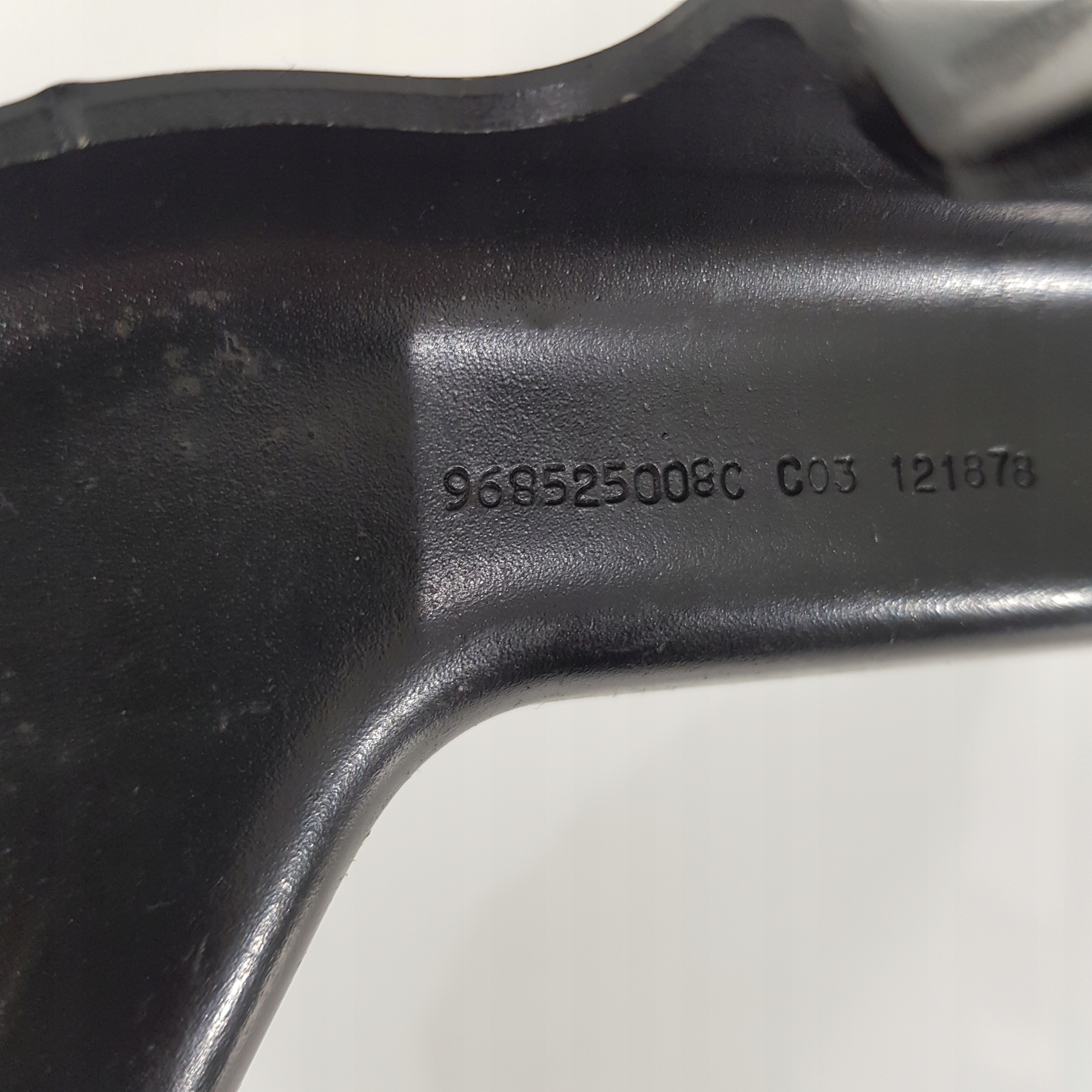 SUPPORT SUPPORT PLAQUE CITROEN PEUGEOT 1.6 EHDI 9685250080