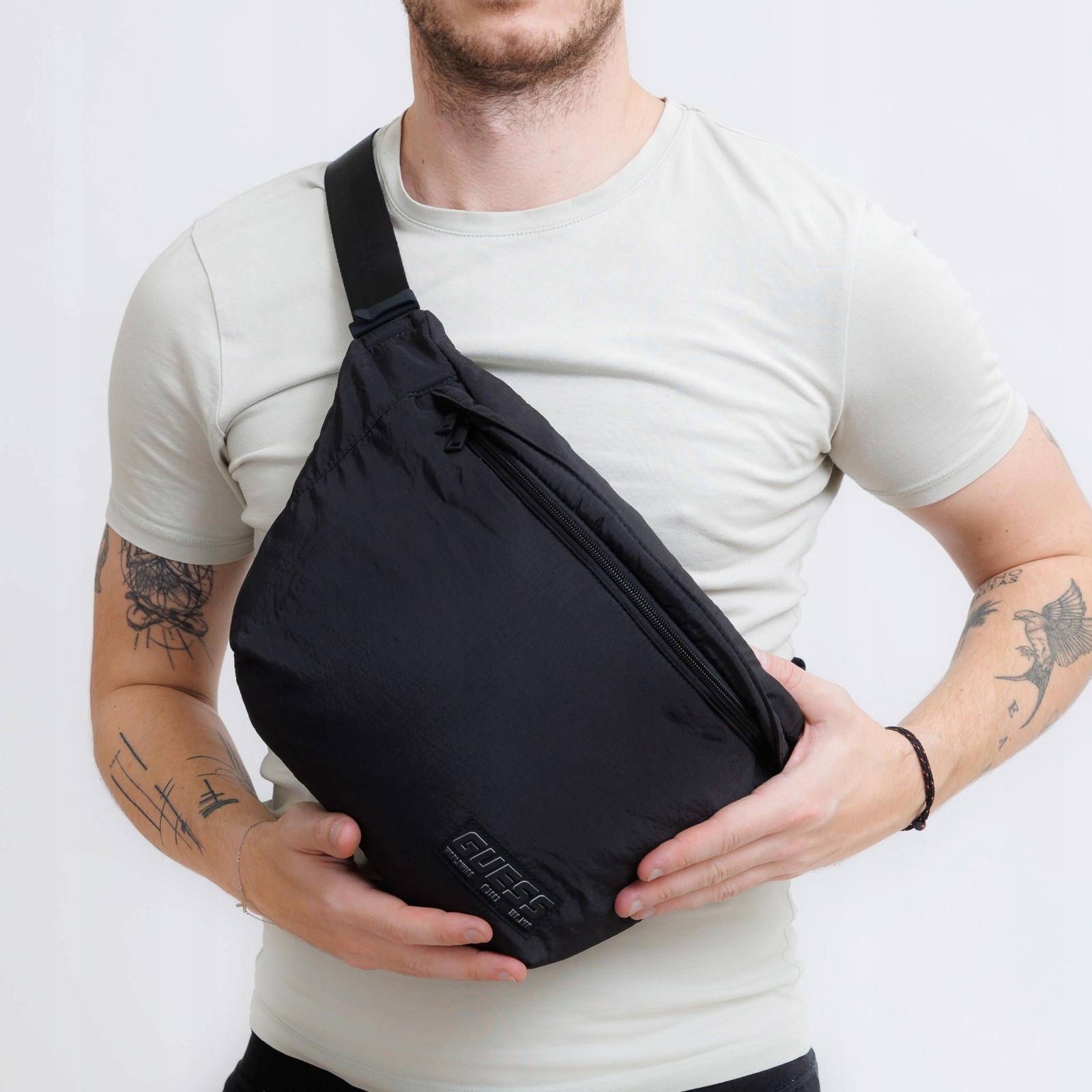 Malá taška přes rameno Guess Big Bum Bag
